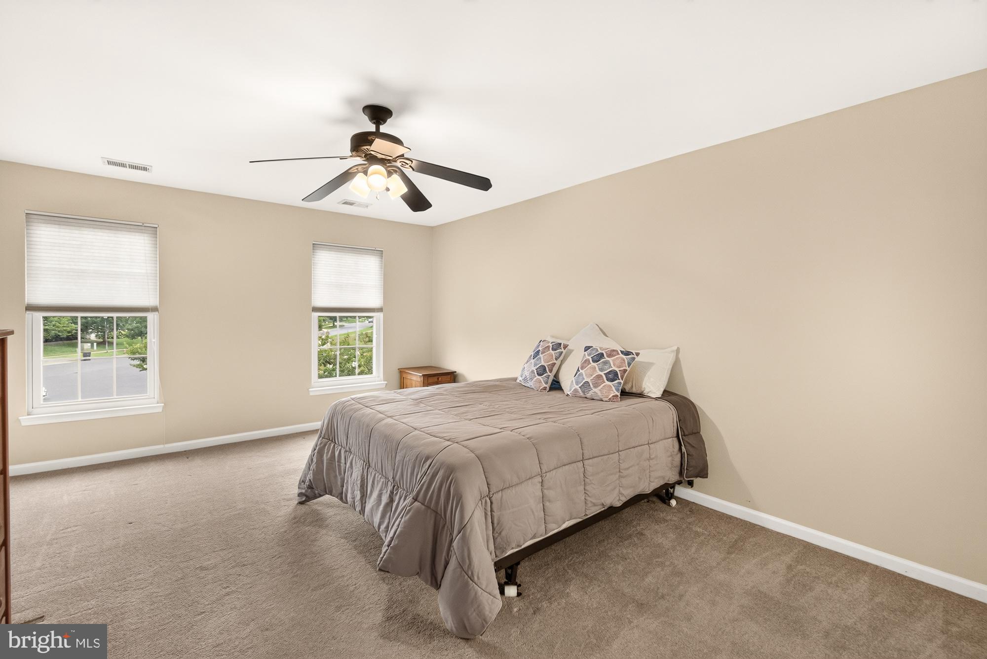 HUNTERS RUN - Residential