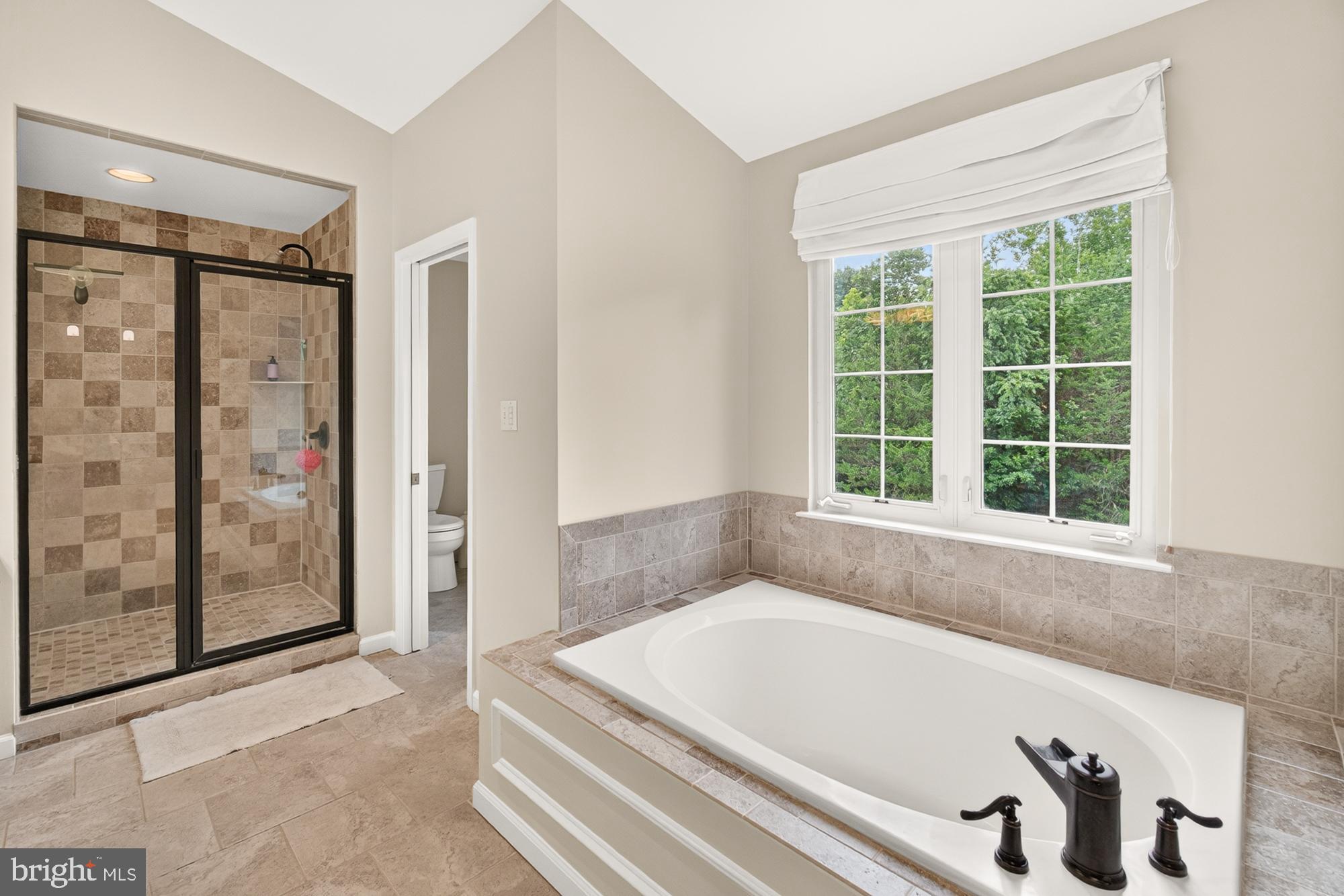 HUNTERS RUN - Residential