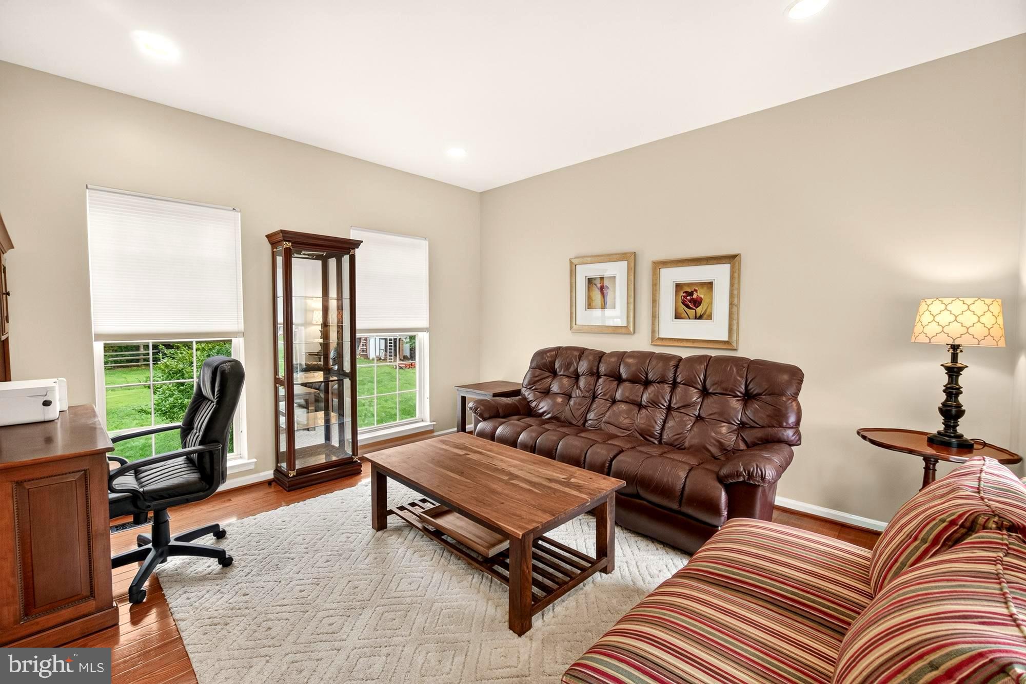 HUNTERS RUN - Residential
