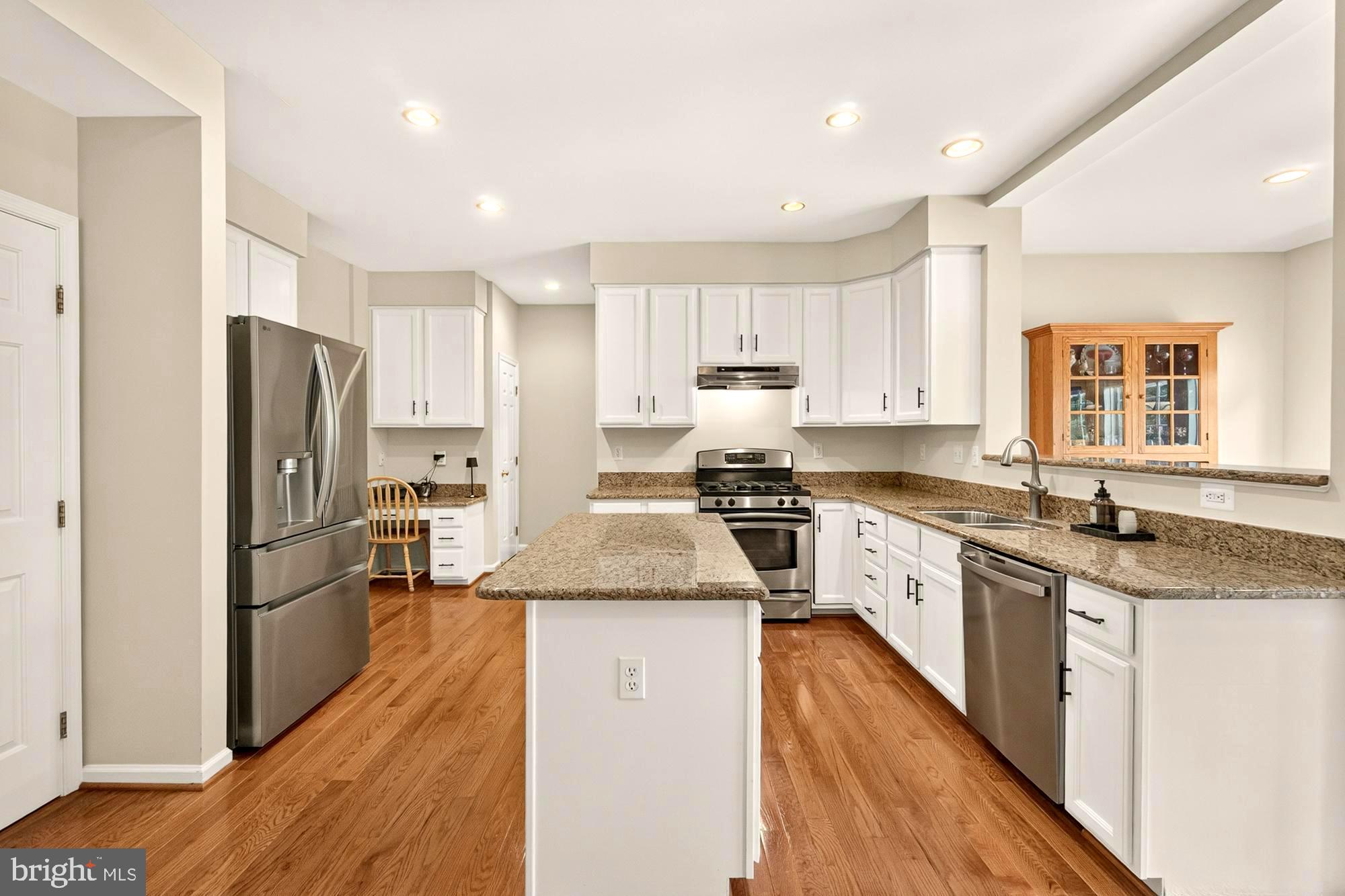 HUNTERS RUN - Residential