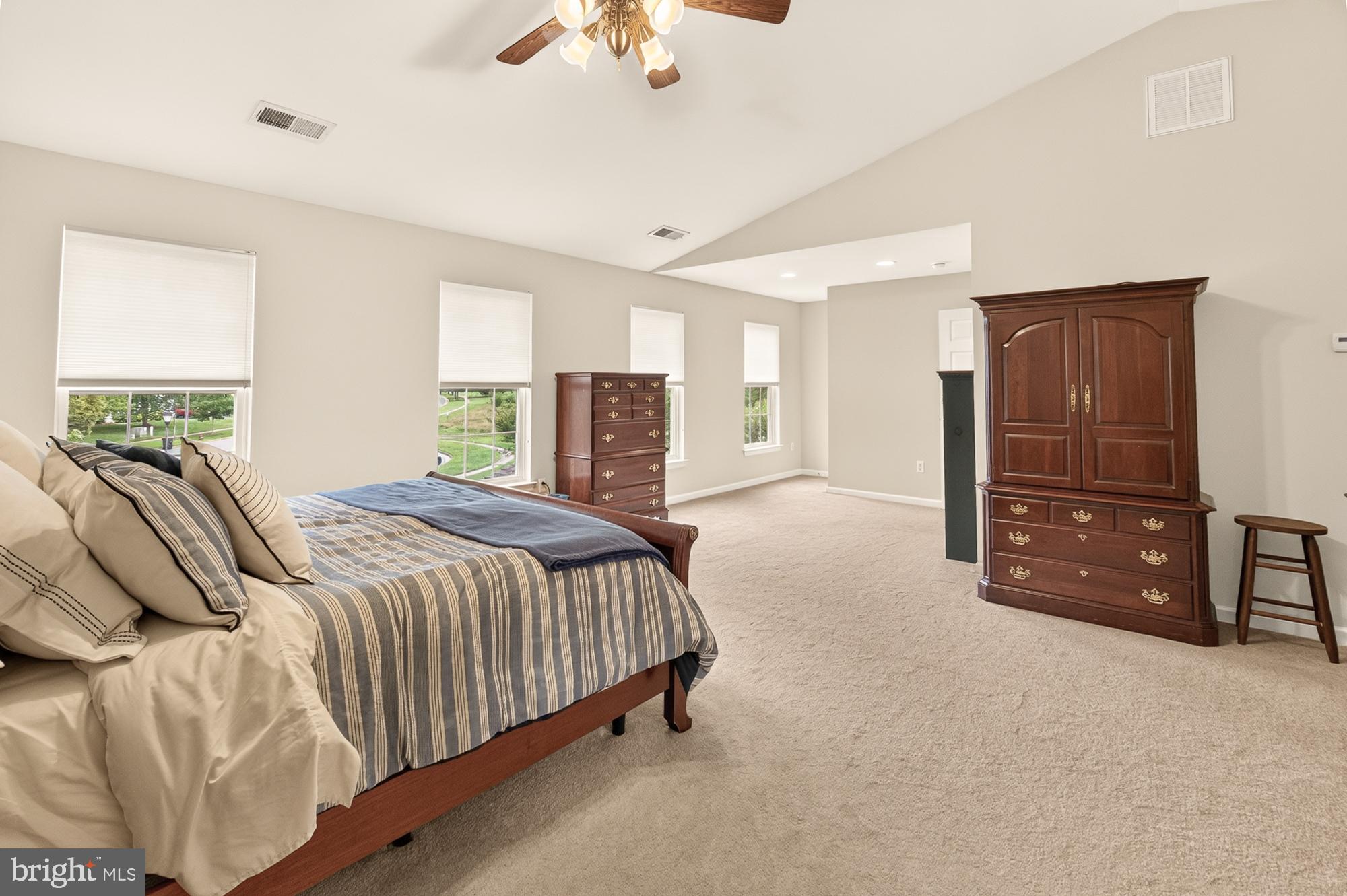 HUNTERS RUN - Residential