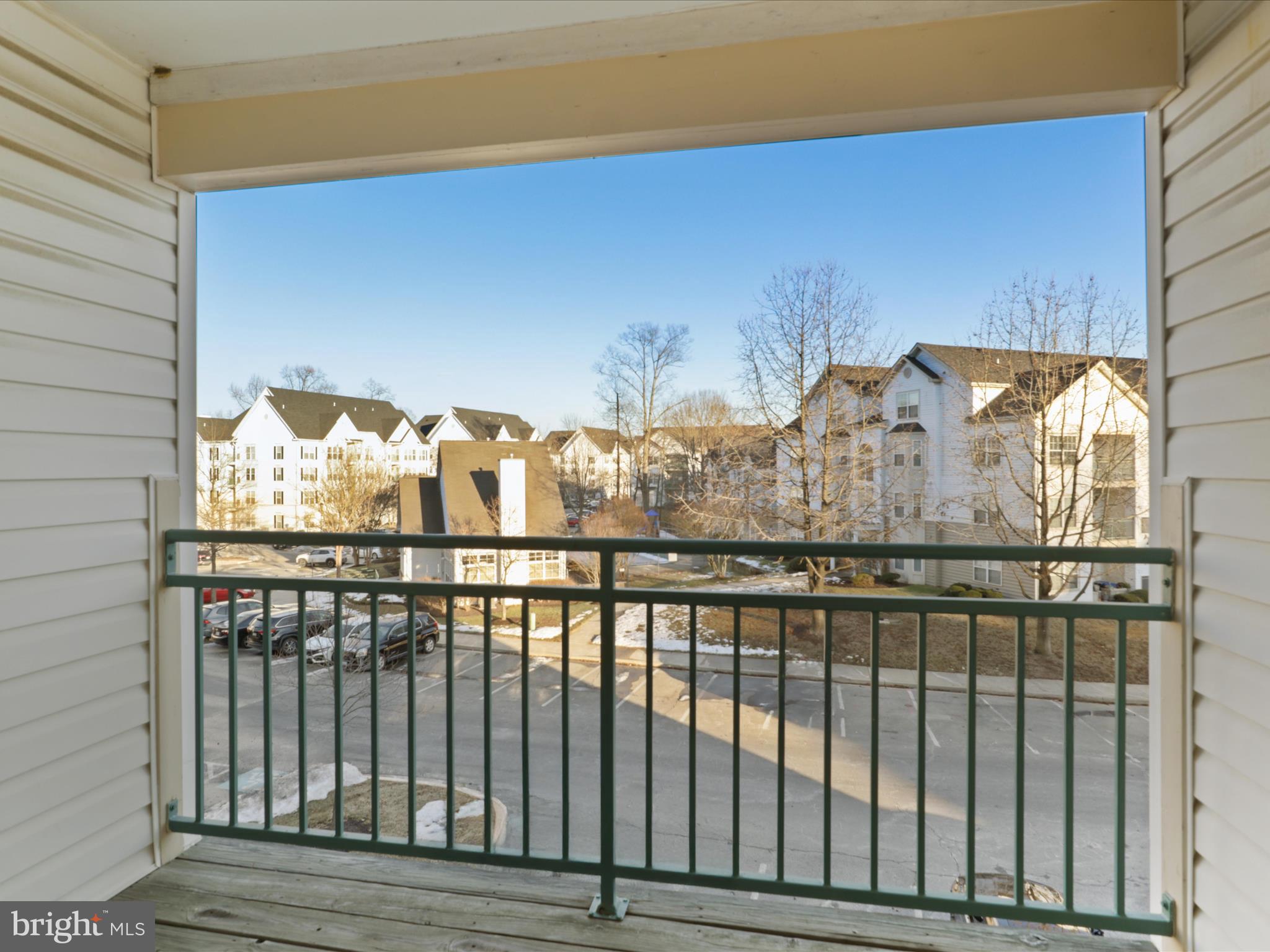 WOODLAND LAKE CONDO - Residential