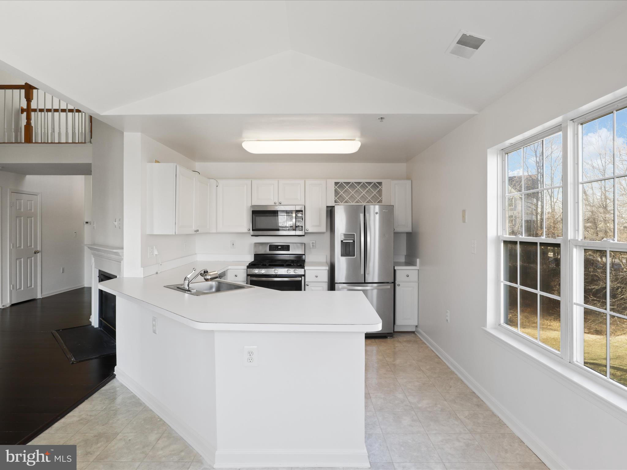 WOODLAND LAKE CONDO - Residential