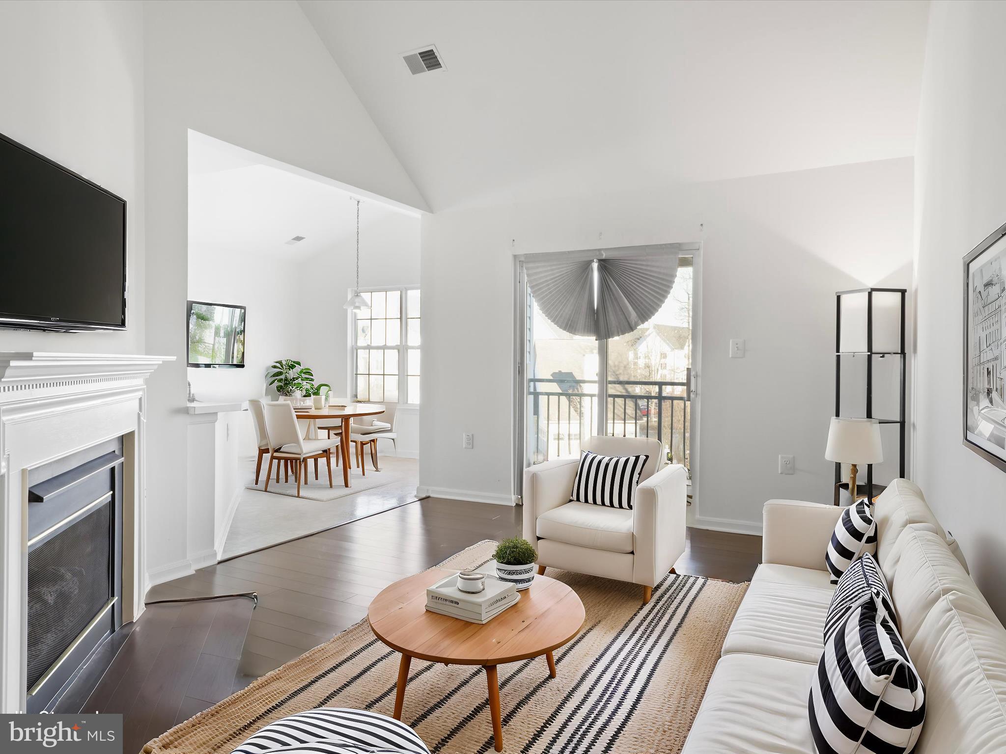WOODLAND LAKE CONDO - Residential