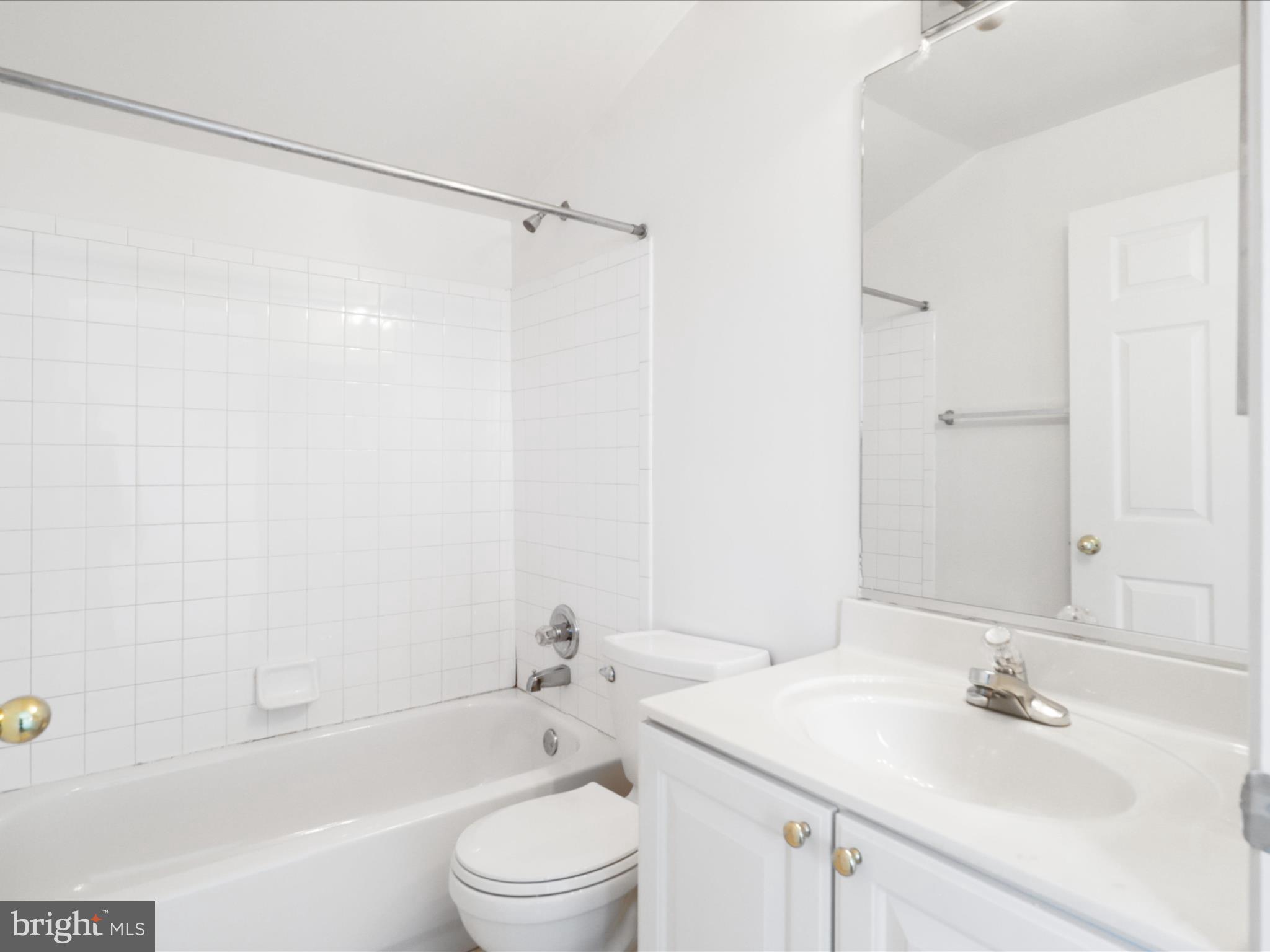 WOODLAND LAKE CONDO - Residential