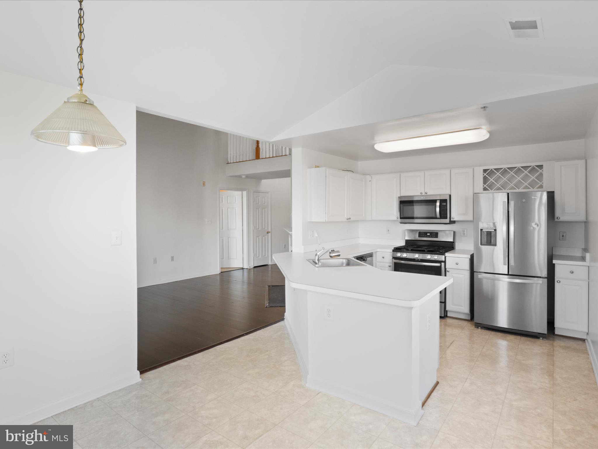 WOODLAND LAKE CONDO - Residential