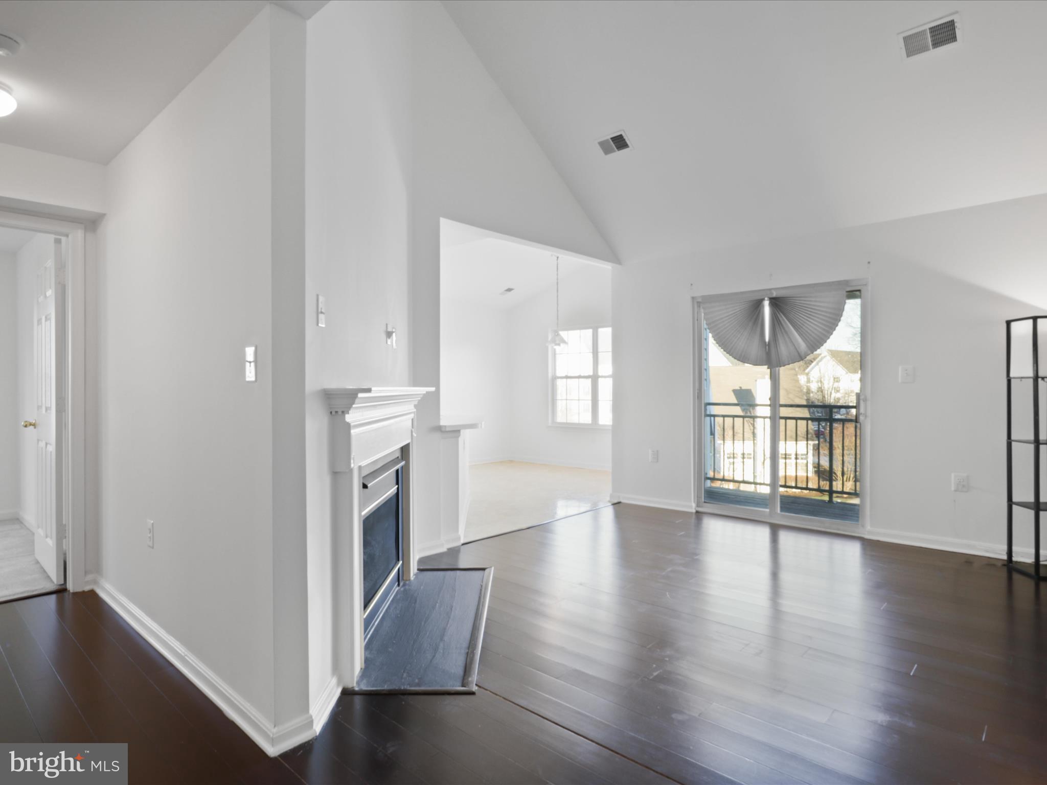 WOODLAND LAKE CONDO - Residential