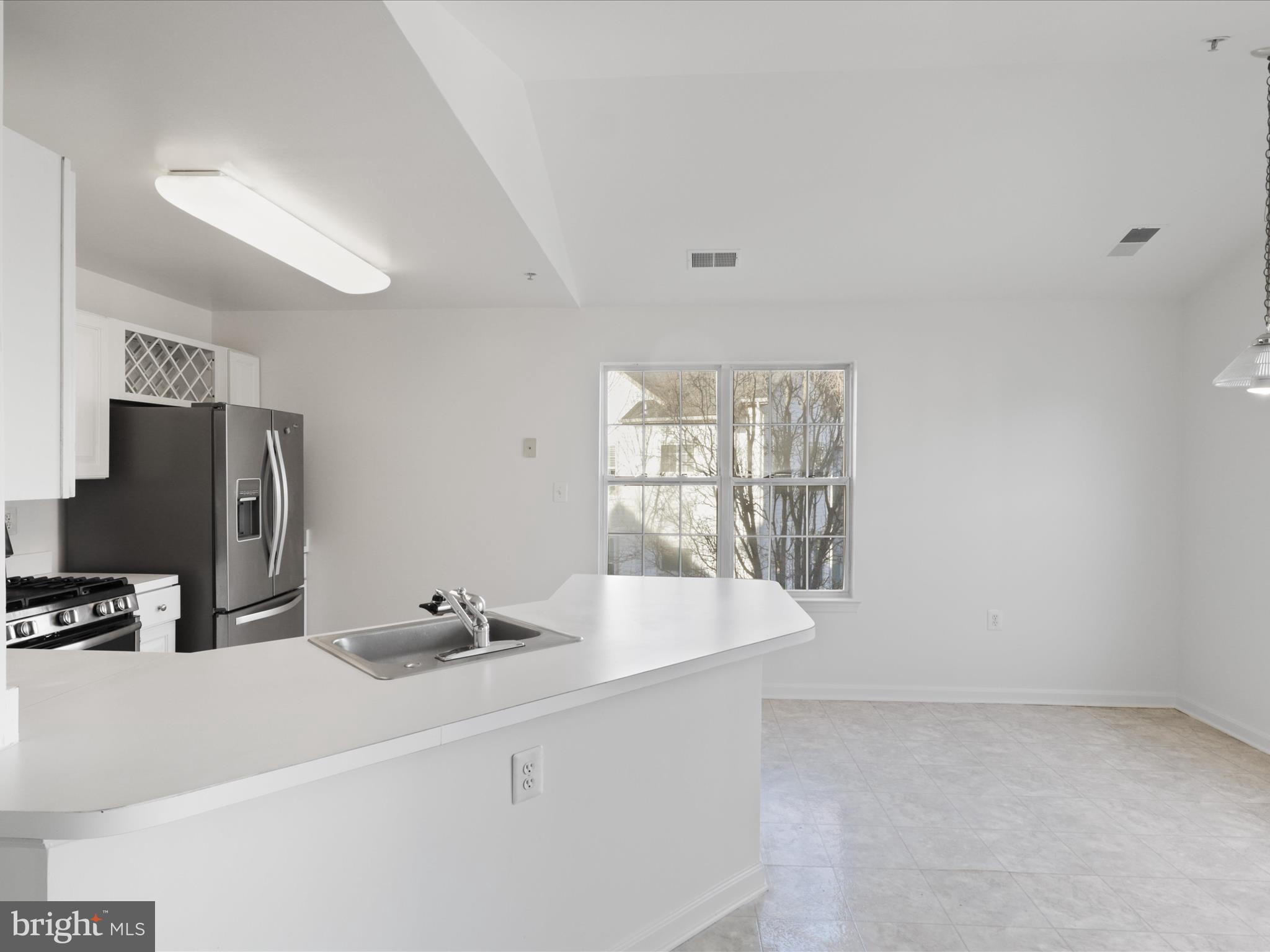 WOODLAND LAKE CONDO - Residential