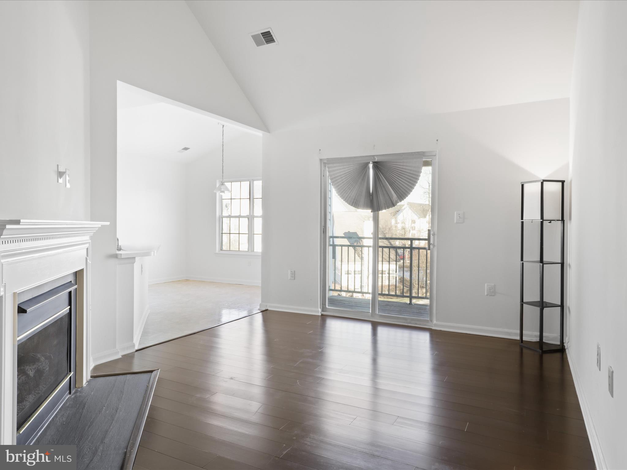 WOODLAND LAKE CONDO - Residential