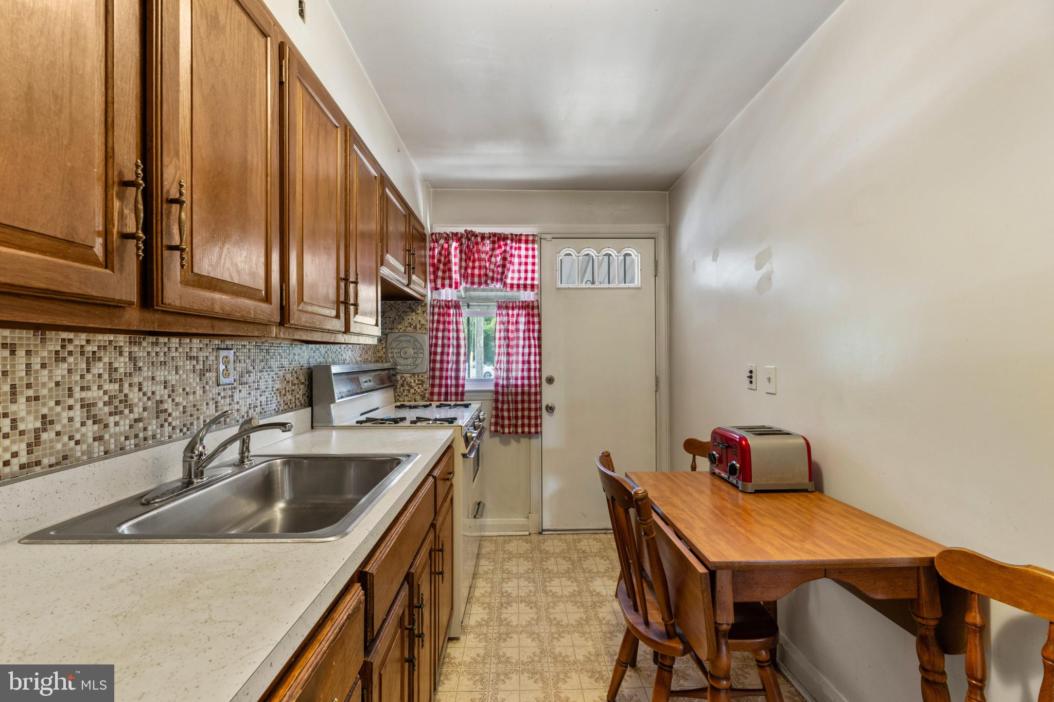 YALE HEIGHTS - Residential