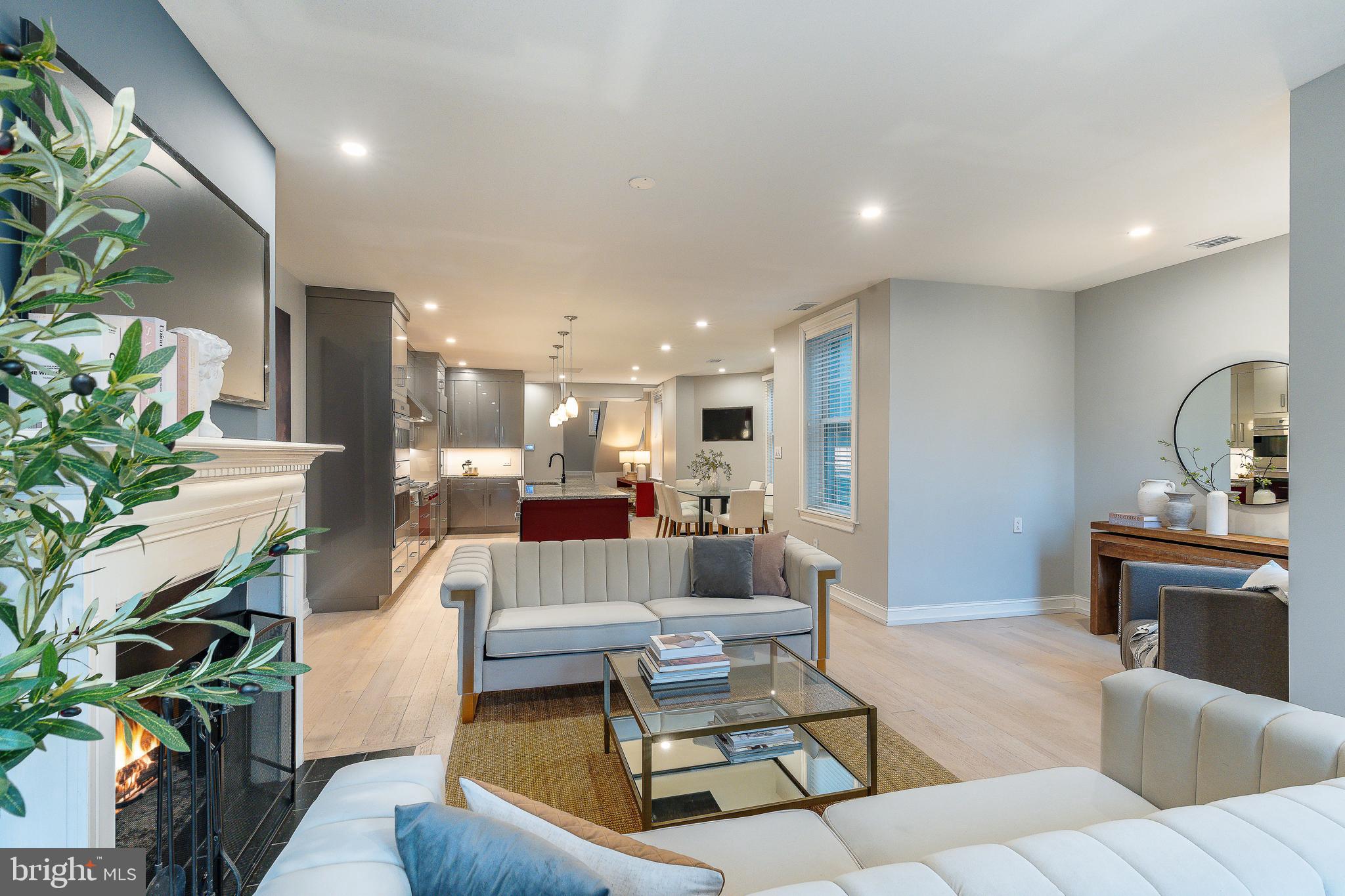 WASHINGTON SQ WEST - Residential