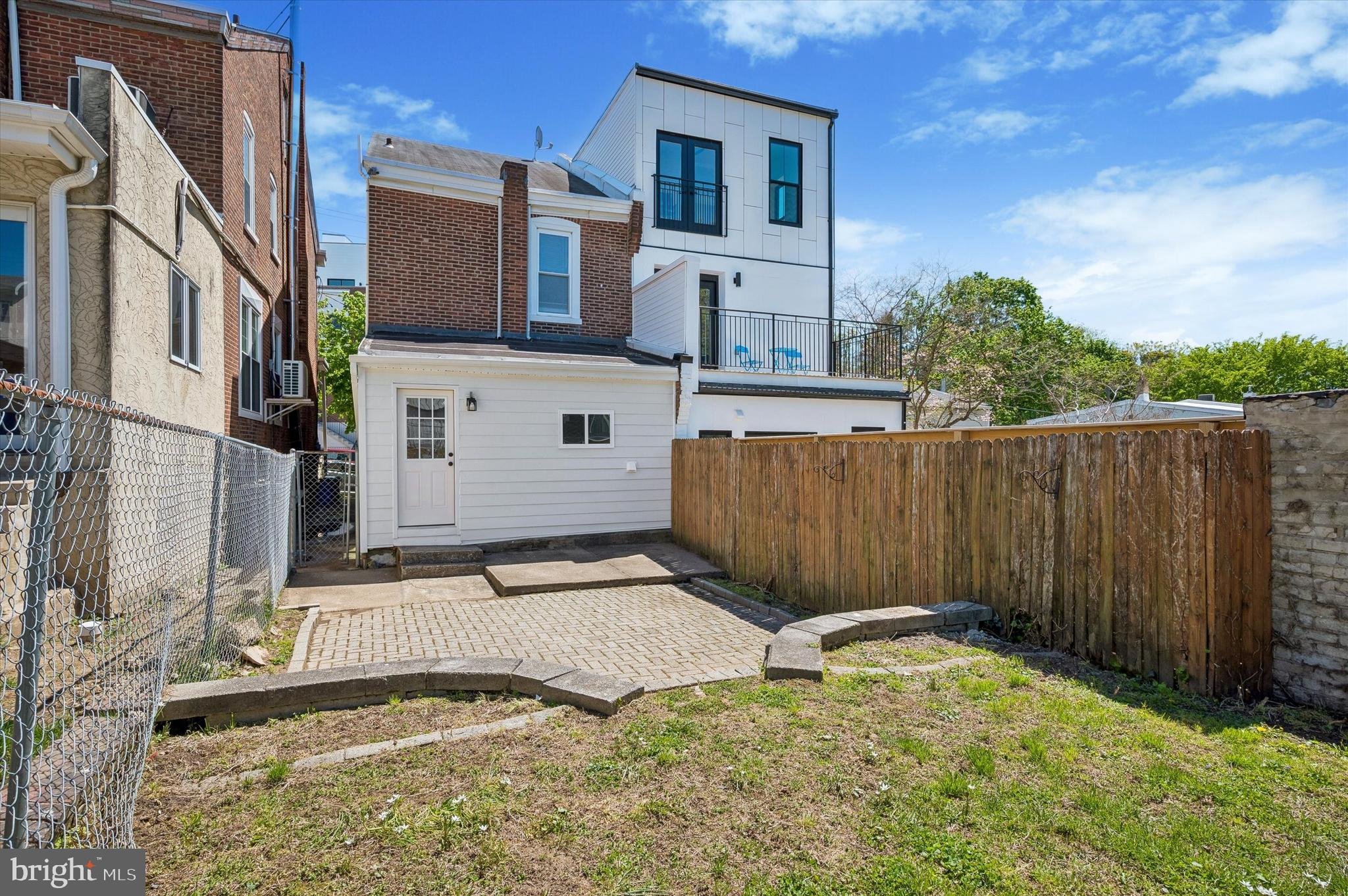 ROXBOROUGH - Residential