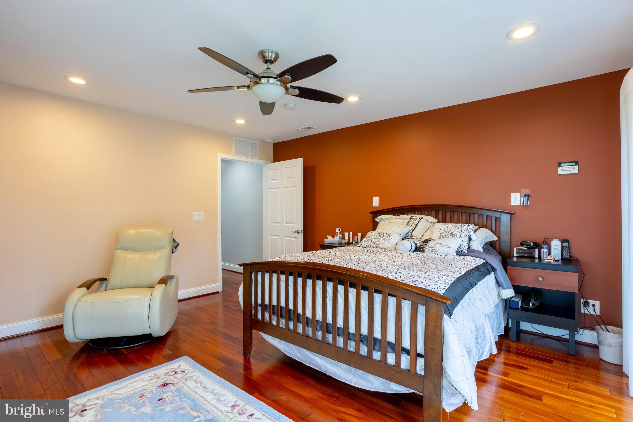 LONG MEADOW ESTATES - Residential