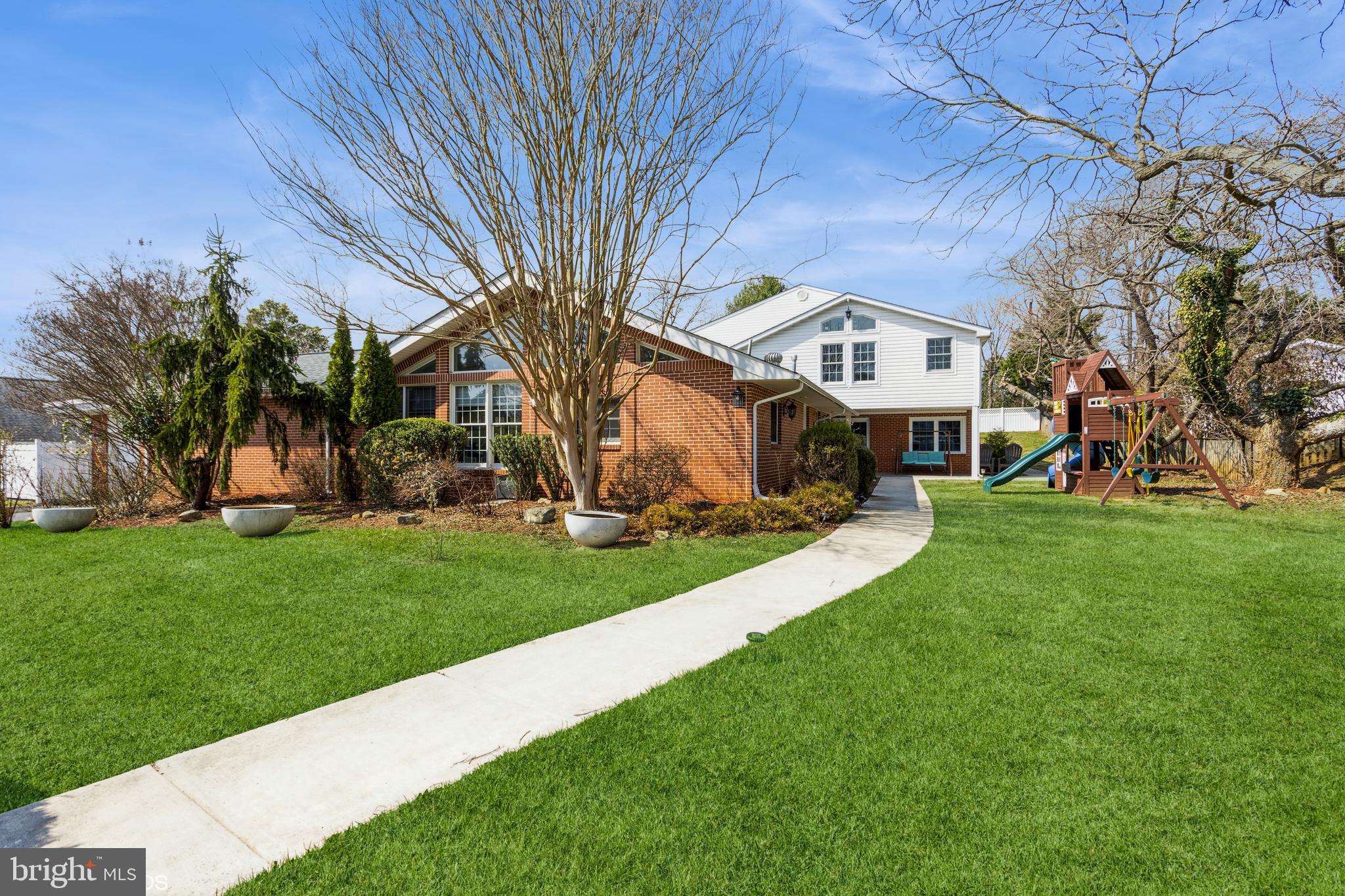 LONG MEADOW ESTATES - Residential