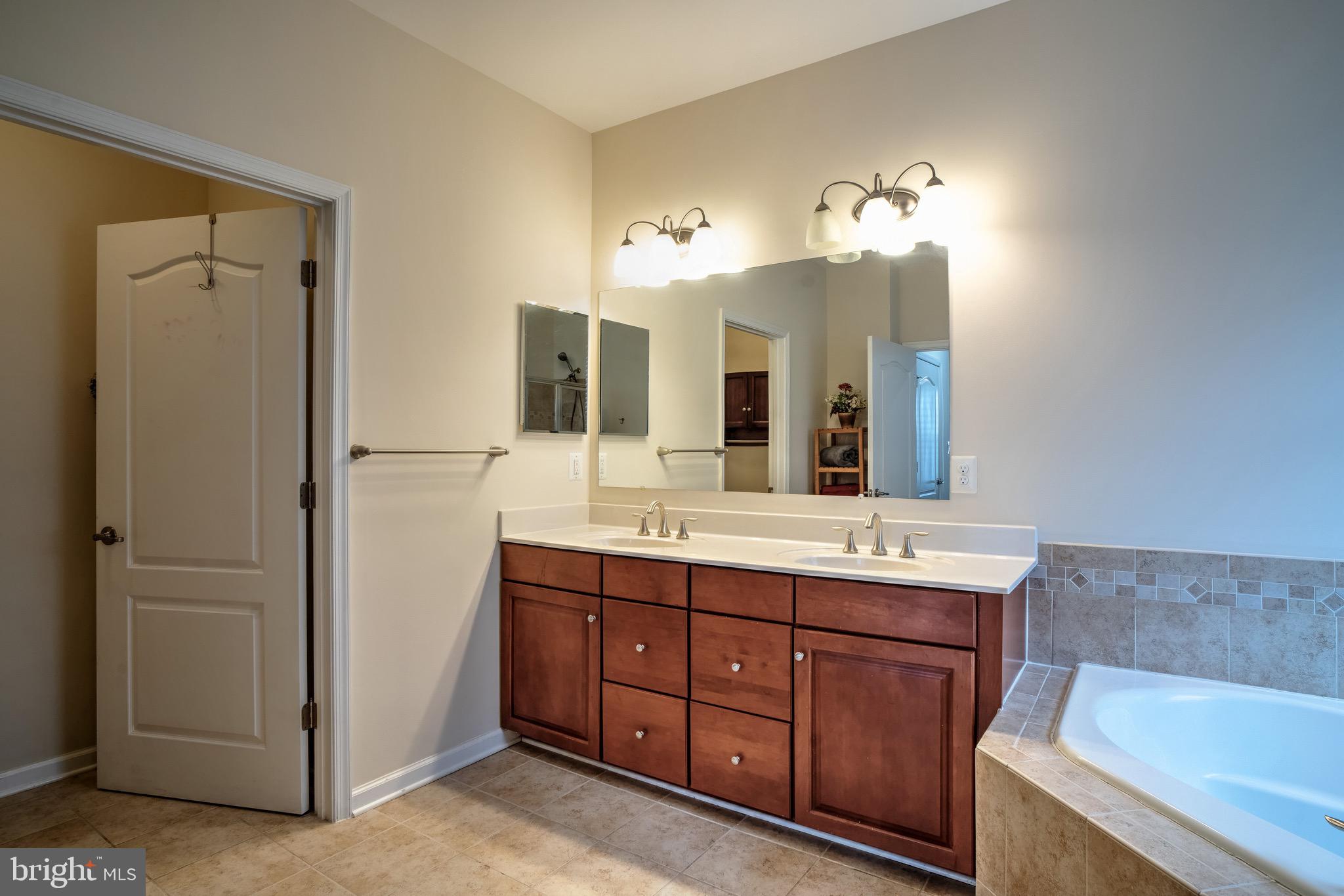 VIRGINIA HERITAGE AT LEE'S PARK - Residential
