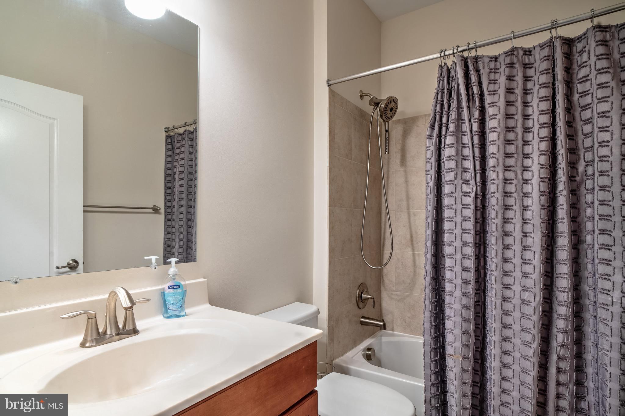 VIRGINIA HERITAGE AT LEE'S PARK - Residential