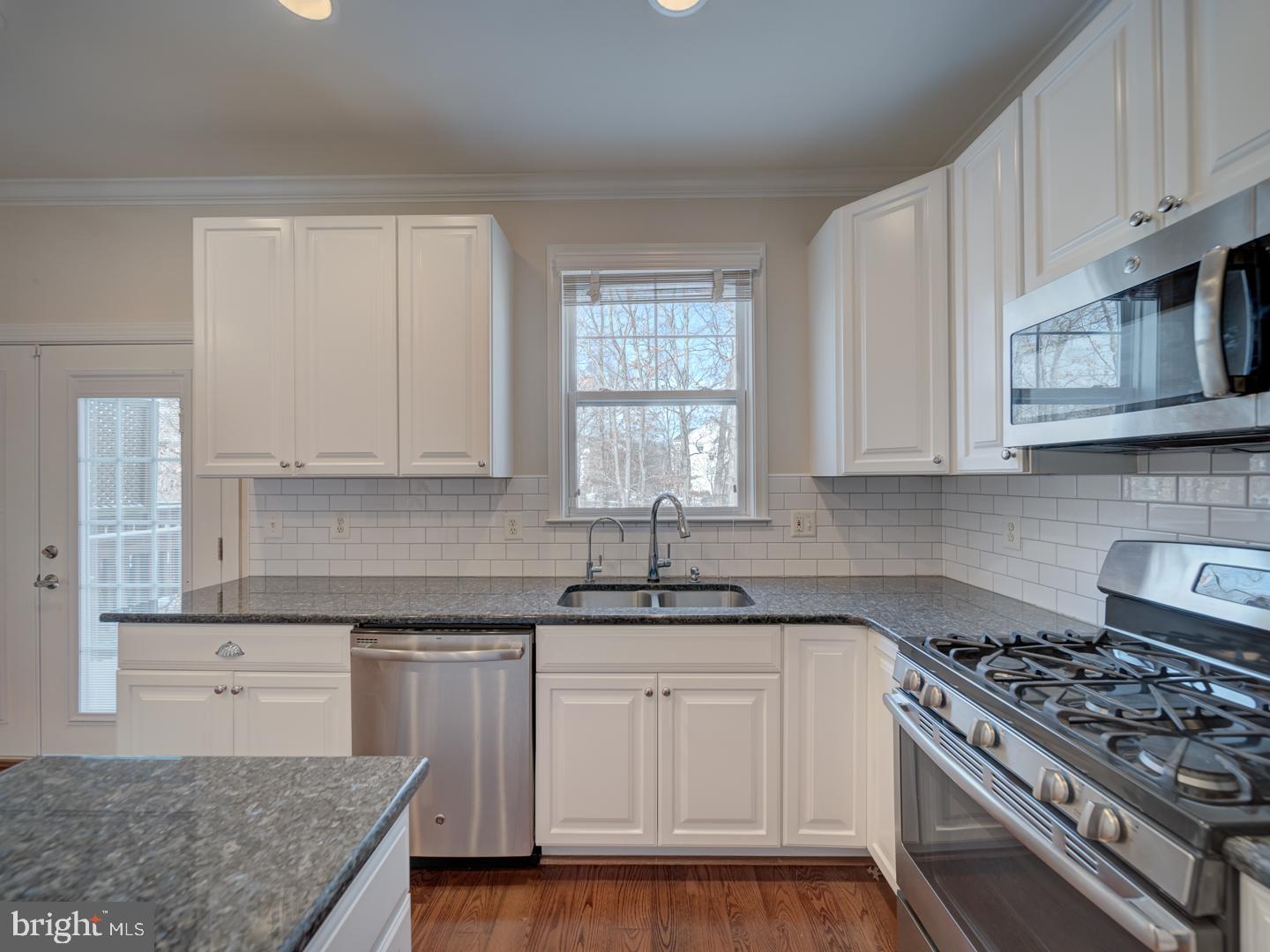 SIGNATURE AT BROADLANDS - Residential