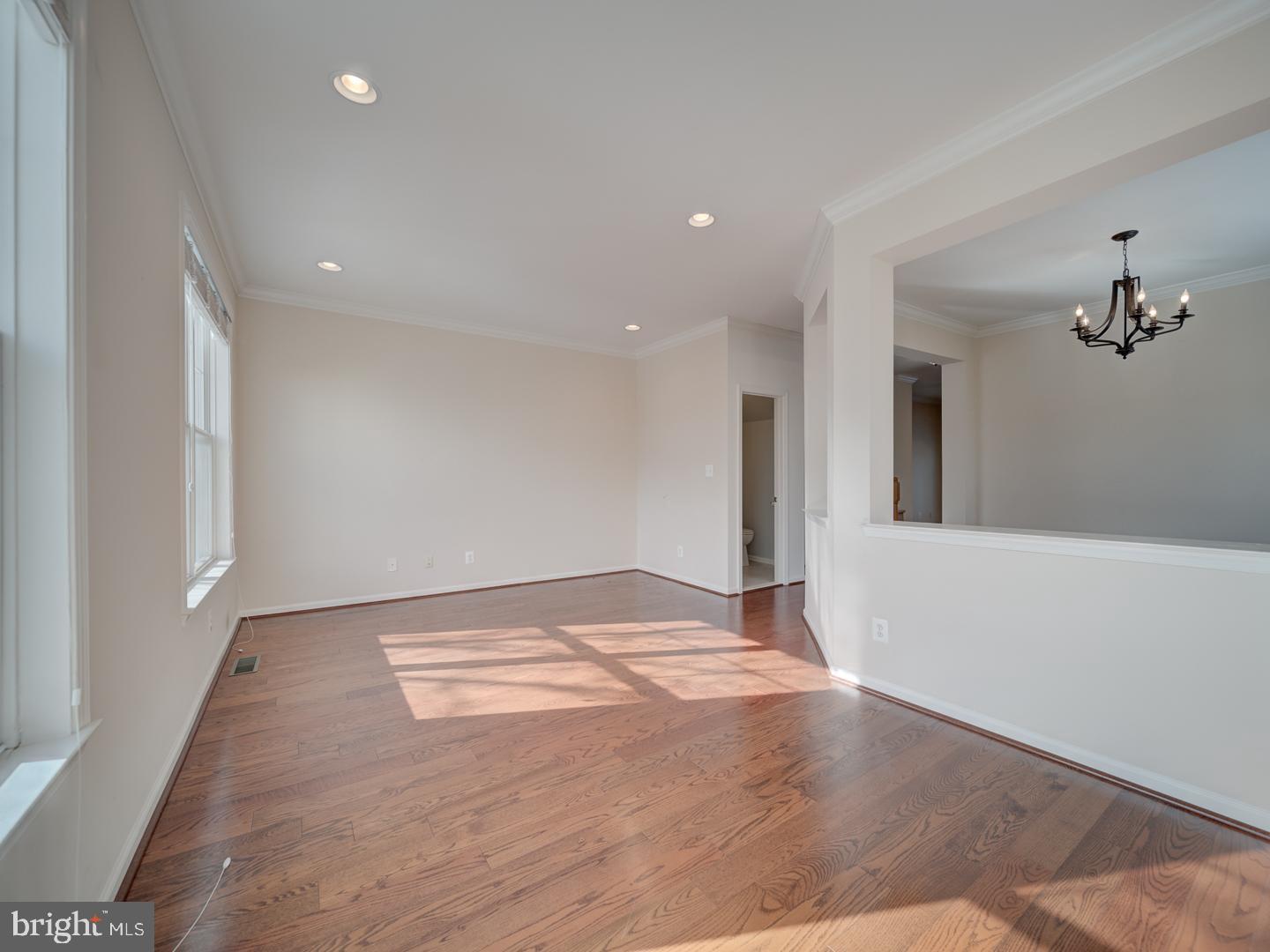 SIGNATURE AT BROADLANDS - Residential