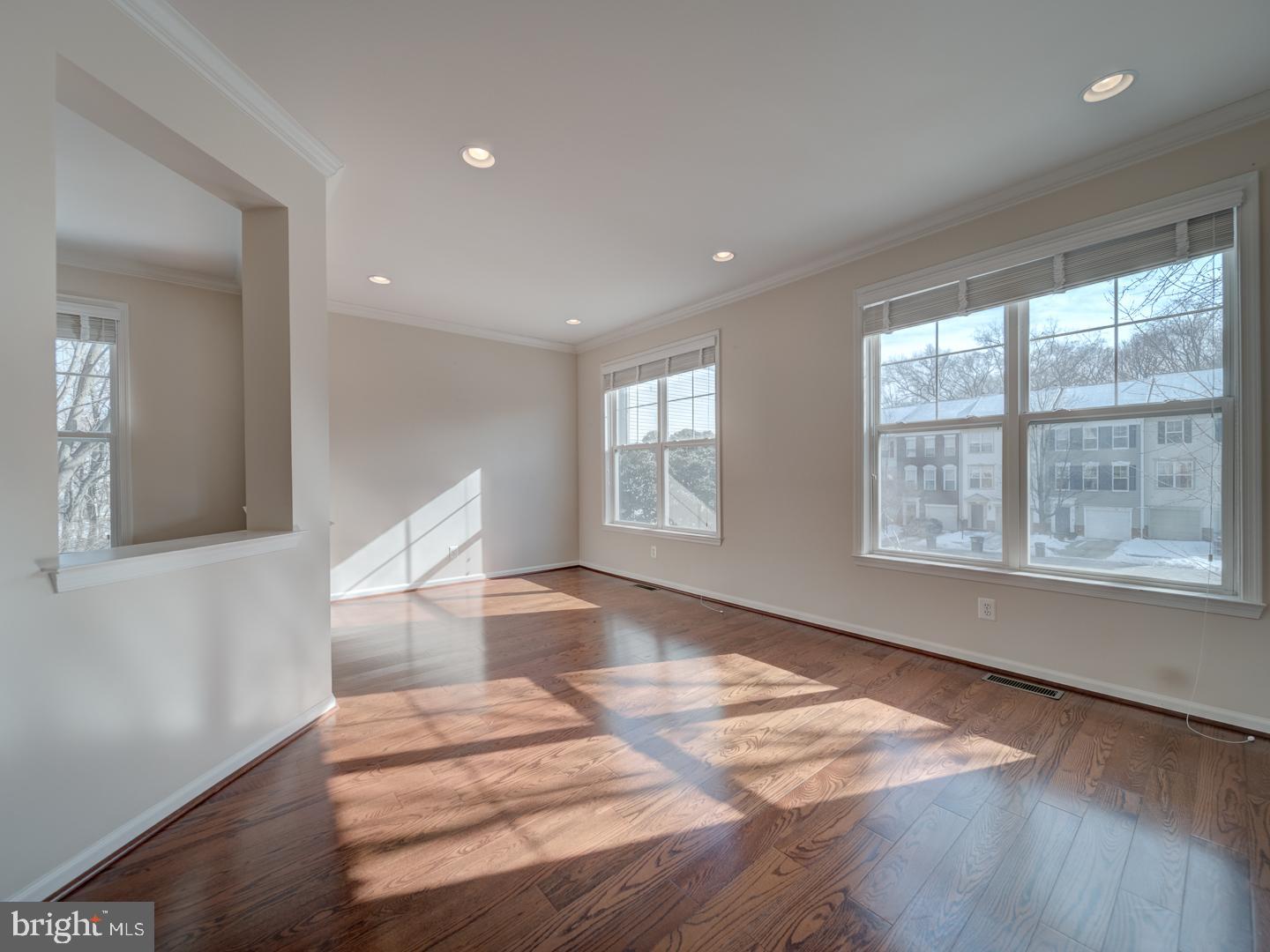 SIGNATURE AT BROADLANDS - Residential