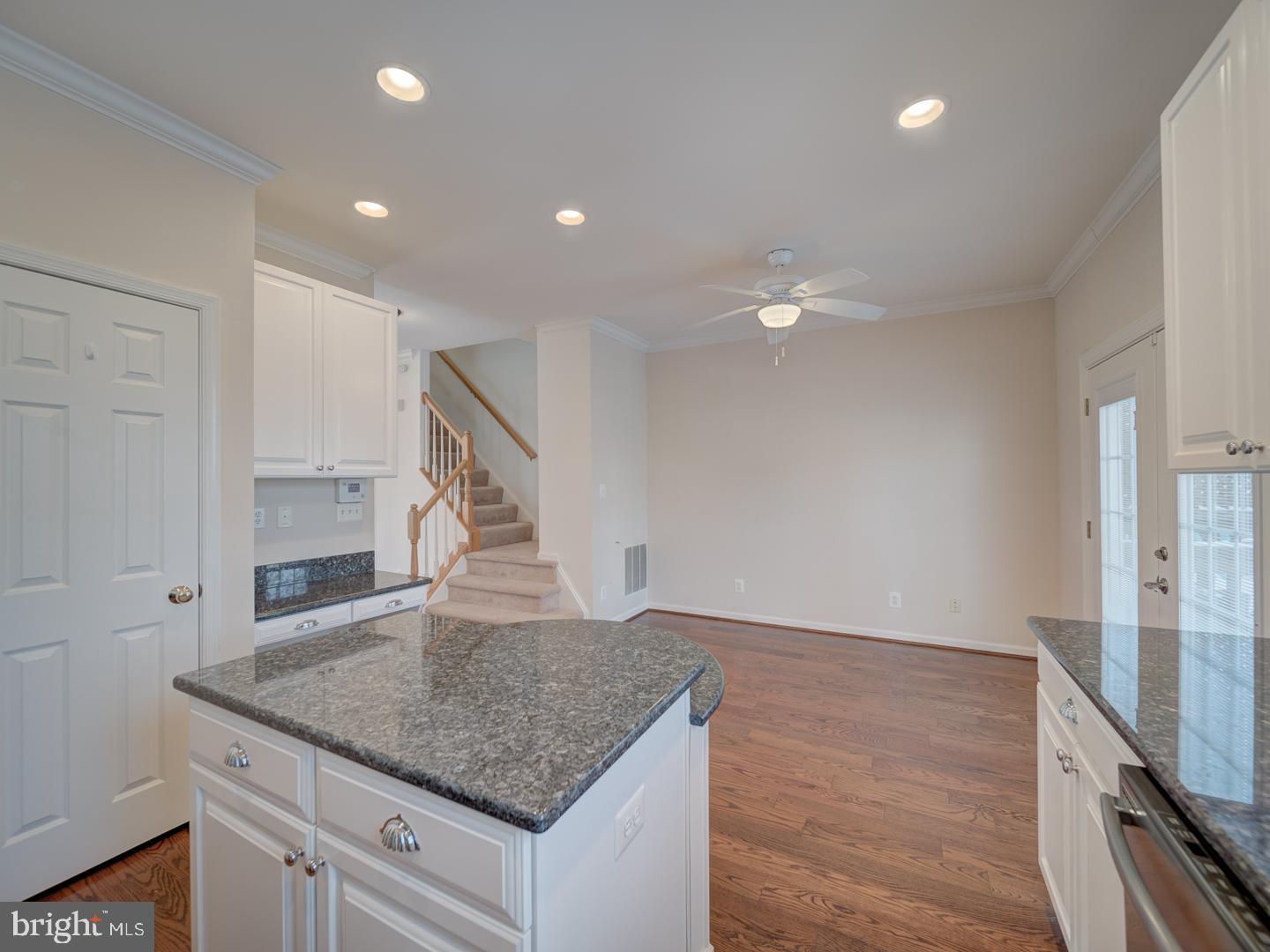 SIGNATURE AT BROADLANDS - Residential