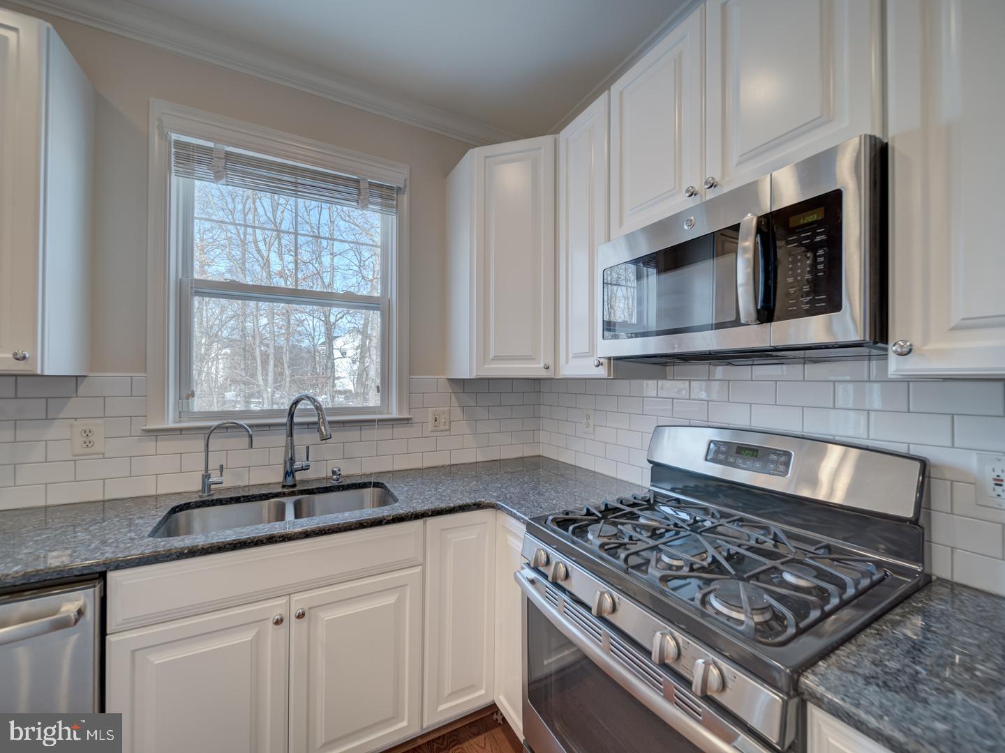SIGNATURE AT BROADLANDS - Residential