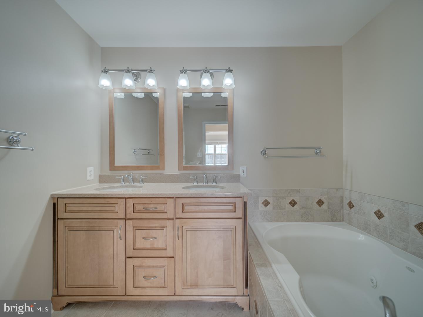 SIGNATURE AT BROADLANDS - Residential
