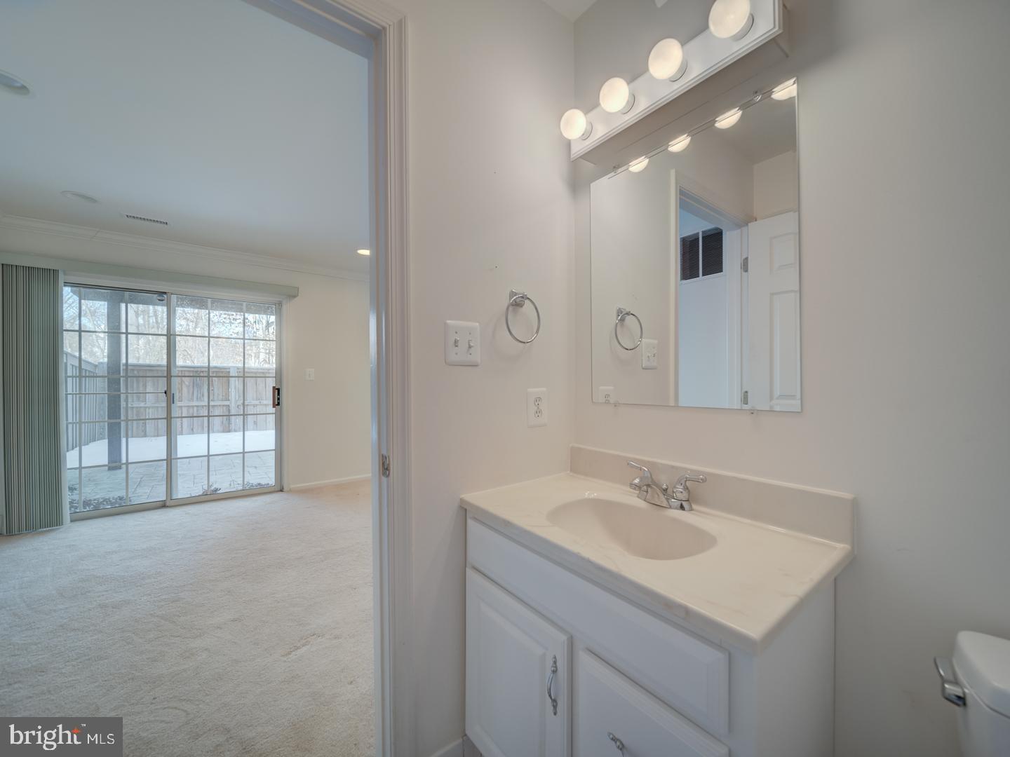 SIGNATURE AT BROADLANDS - Residential