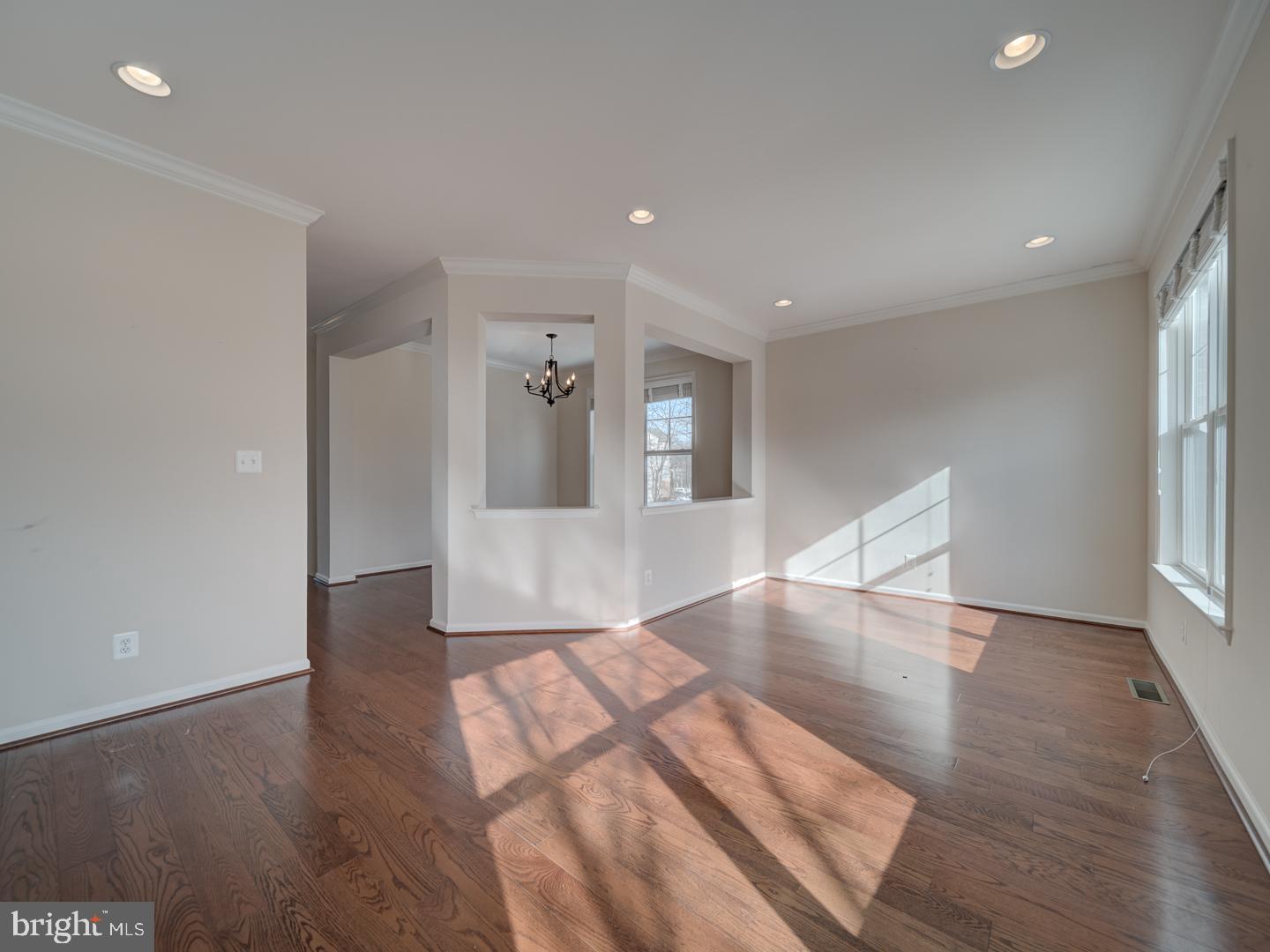 SIGNATURE AT BROADLANDS - Residential