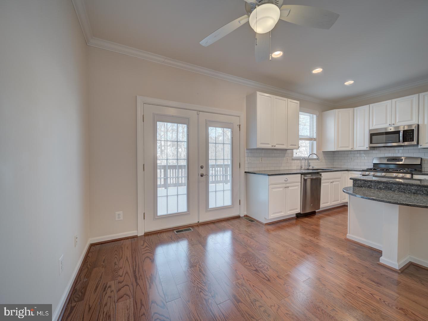 SIGNATURE AT BROADLANDS - Residential