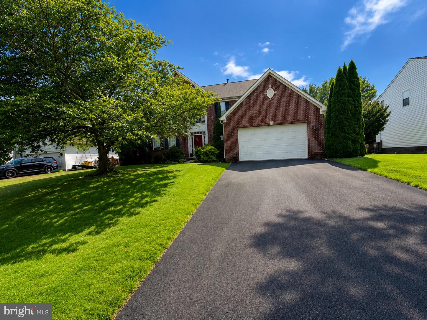 LOCUST HILL - Residential