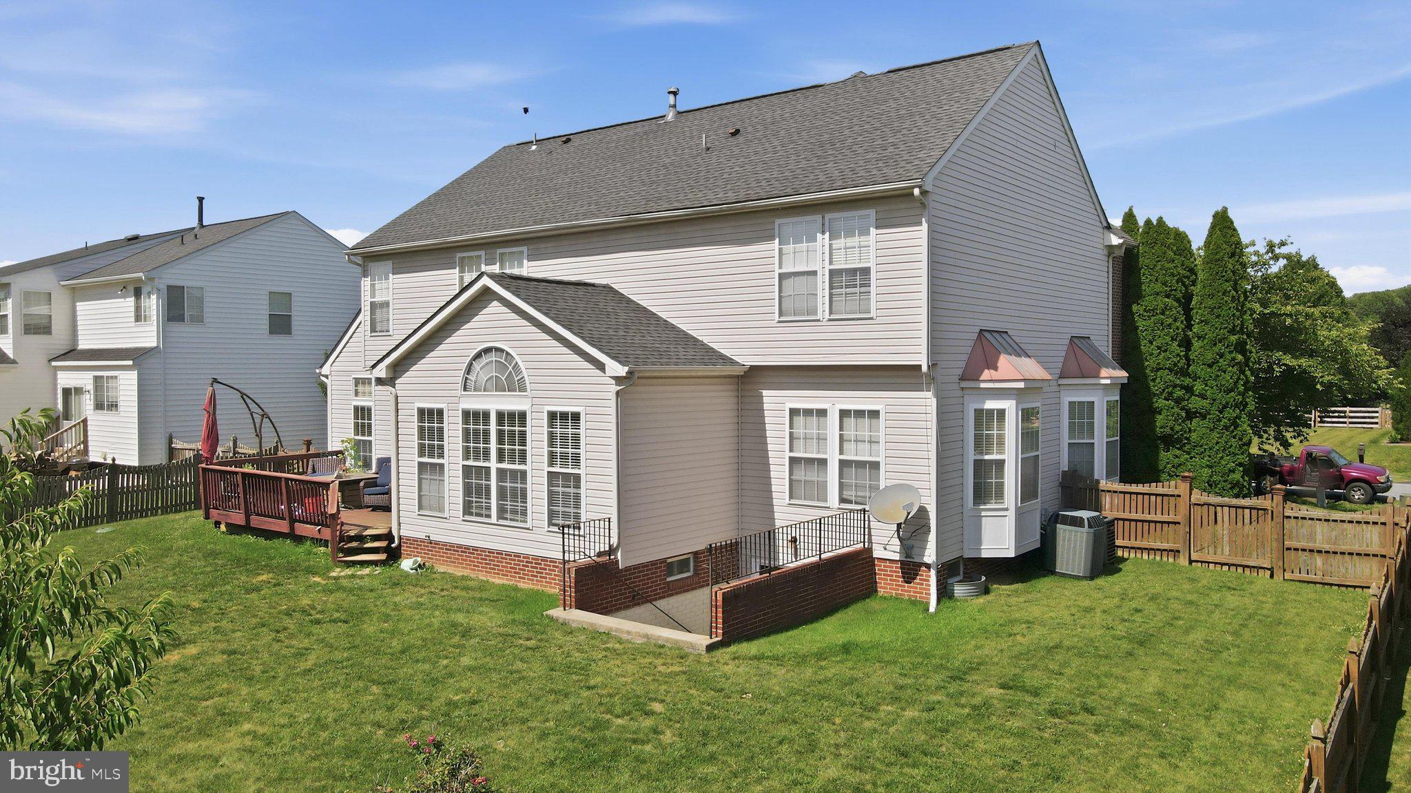 LOCUST HILL - Residential