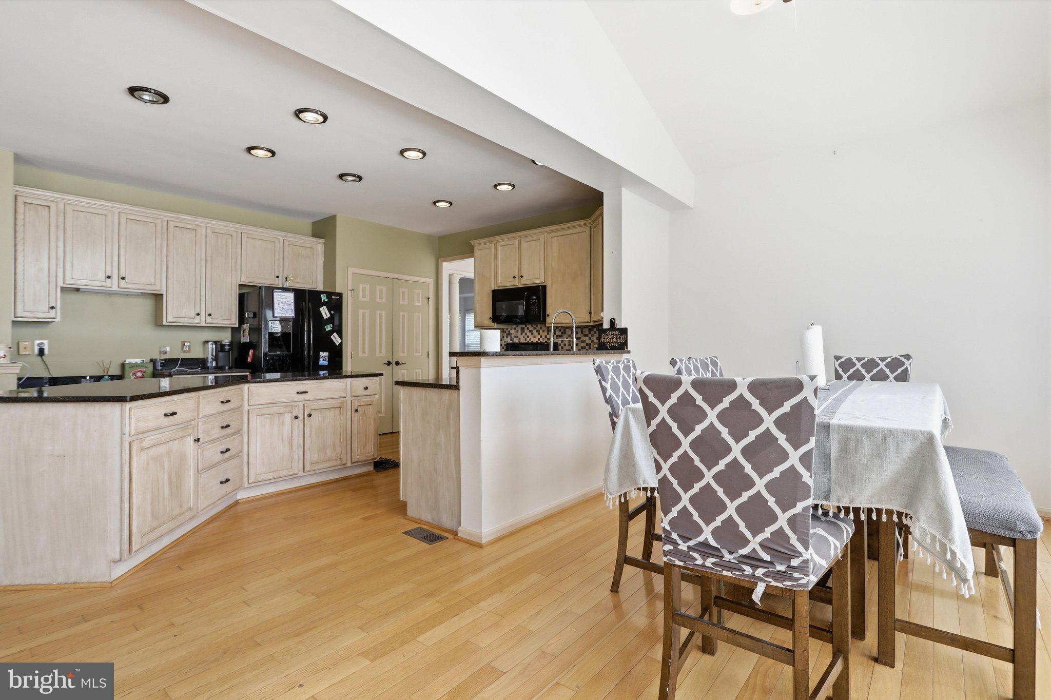 LOCUST HILL - Residential