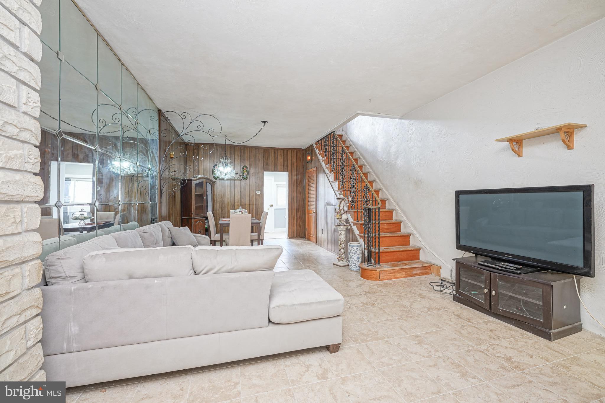 LOWER MOYAMENSING - Residential
