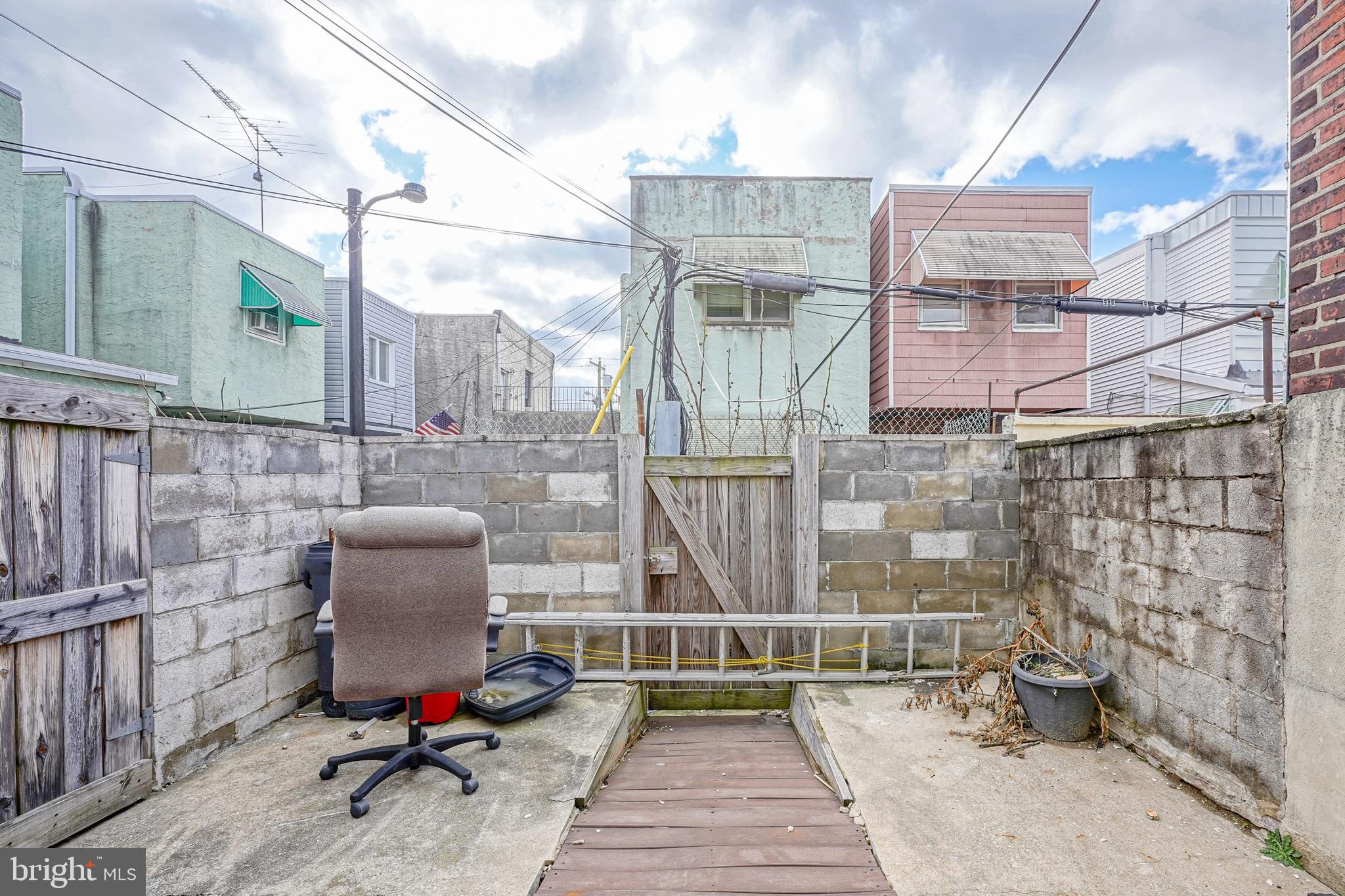 LOWER MOYAMENSING - Residential