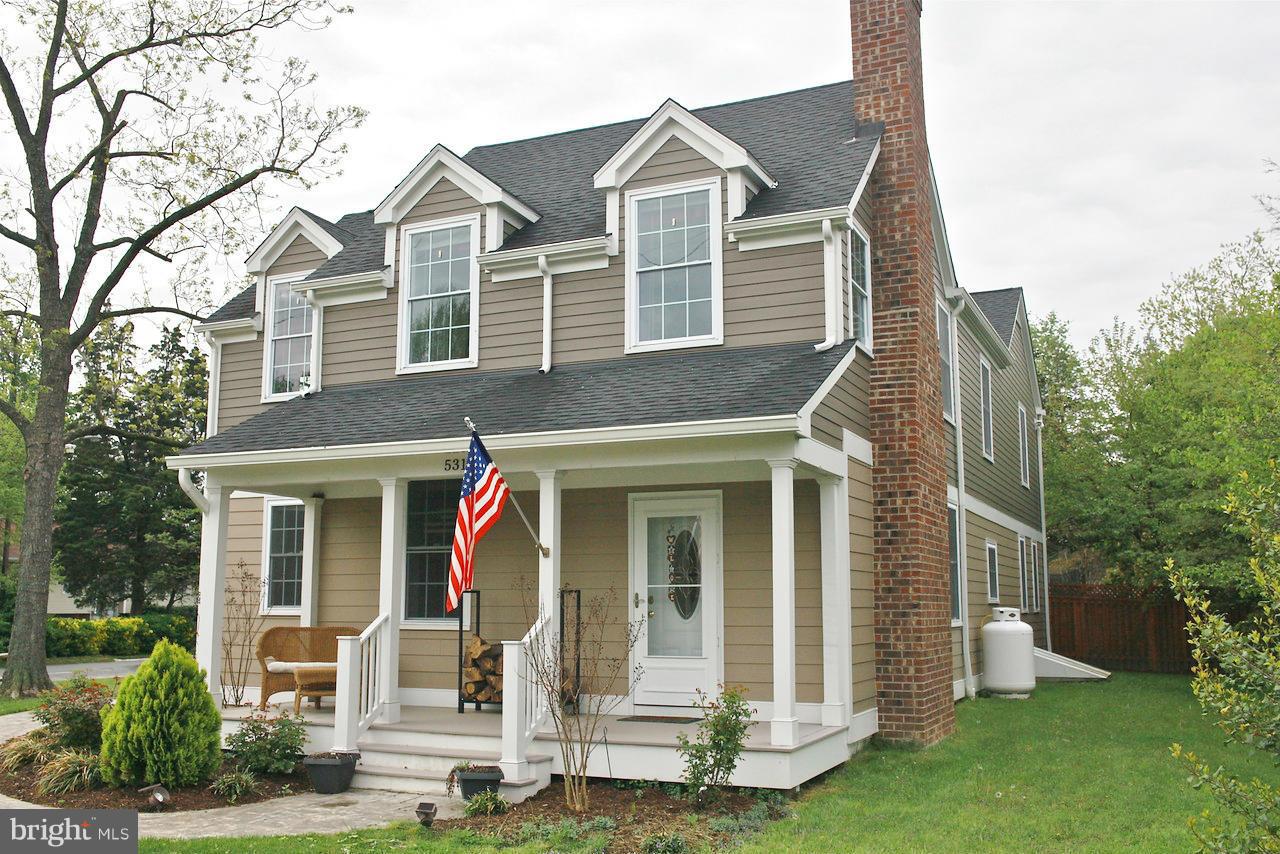 BEAUTIFULLY RENOVATED 6 BR 3 BA HOME ON 1/2 ACRE+ LOT!  HDWD FLOORS THROUGHOUT MAIN LEVEL!  GOURMET KITCHEN W/GRANITE COUNTER TOPS & SS APPLIANCES! SPACIOUS FAMILY ROOM W/DOORS TO SCREENED IN PORCH  LEADING TO PATIO & FULLY FENCED REAR YARD! SPACIOUS MBR W/SPA LIKE BATH!  5 OTHER SPACIOUS BRs!  CLOSE TO 2 METRO RAILS, FT BELVOIR, NGA, SHOPPING!  A COMMUTERS DREAM!