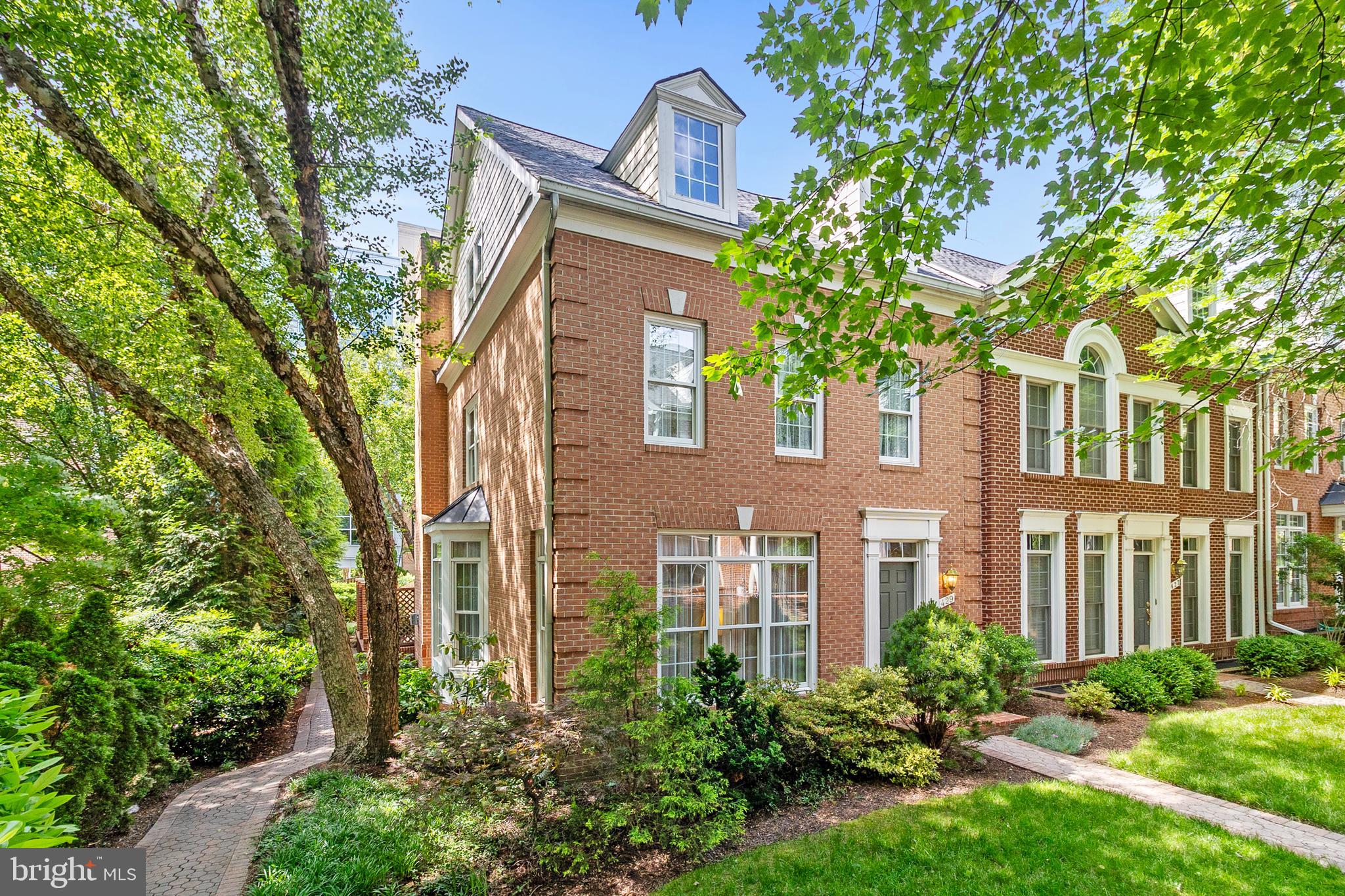 RILEY - Residential