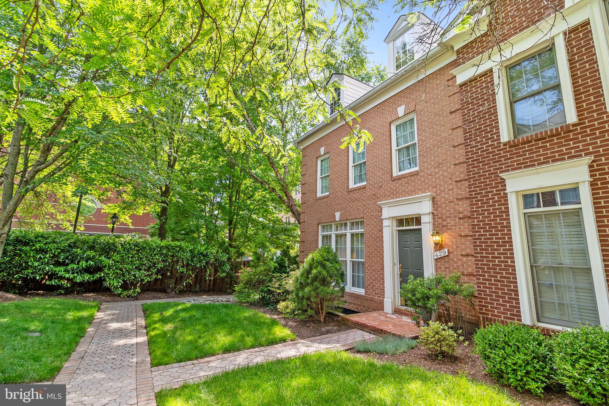 RILEY - Residential
