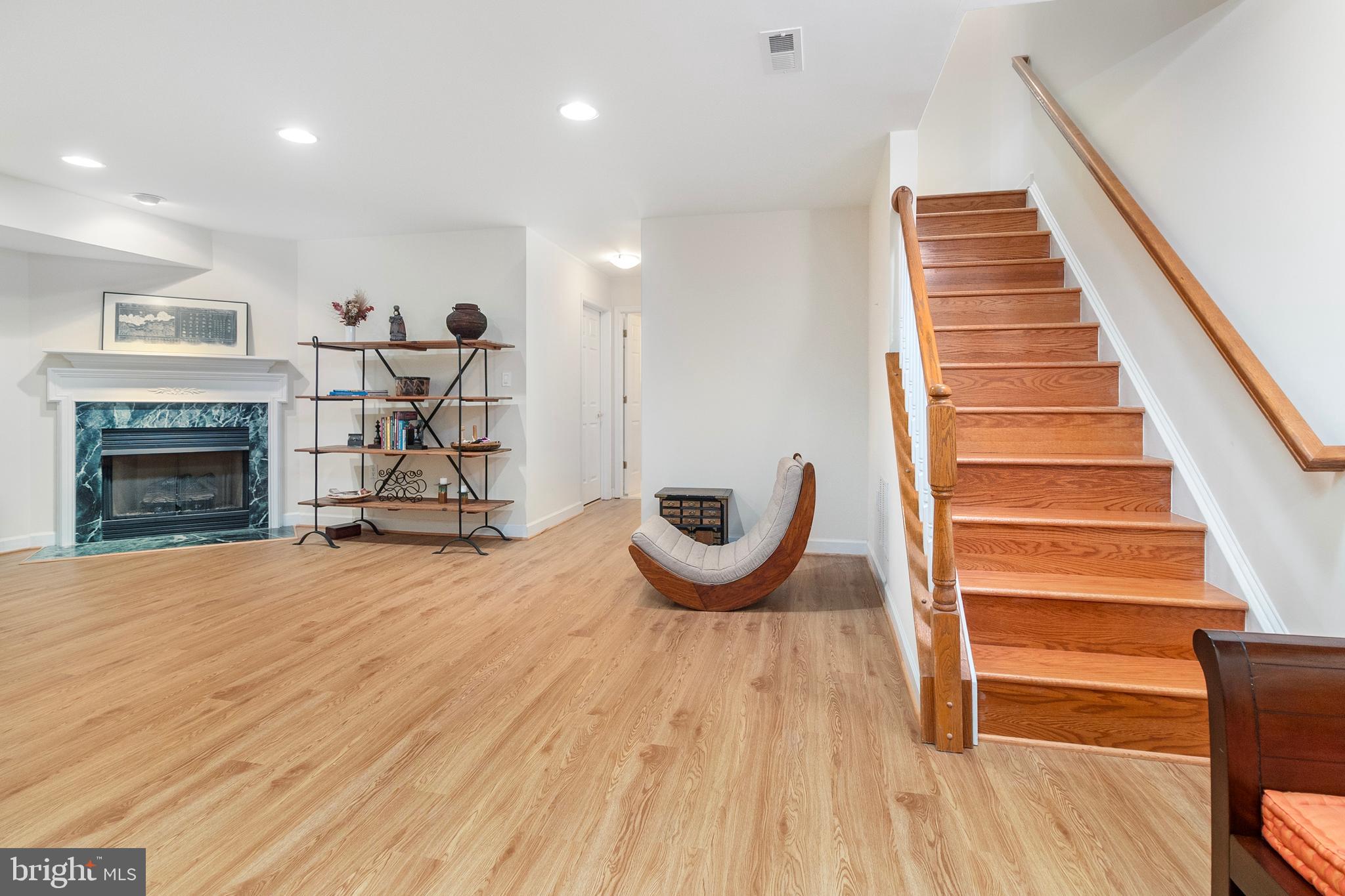 RILEY - Residential