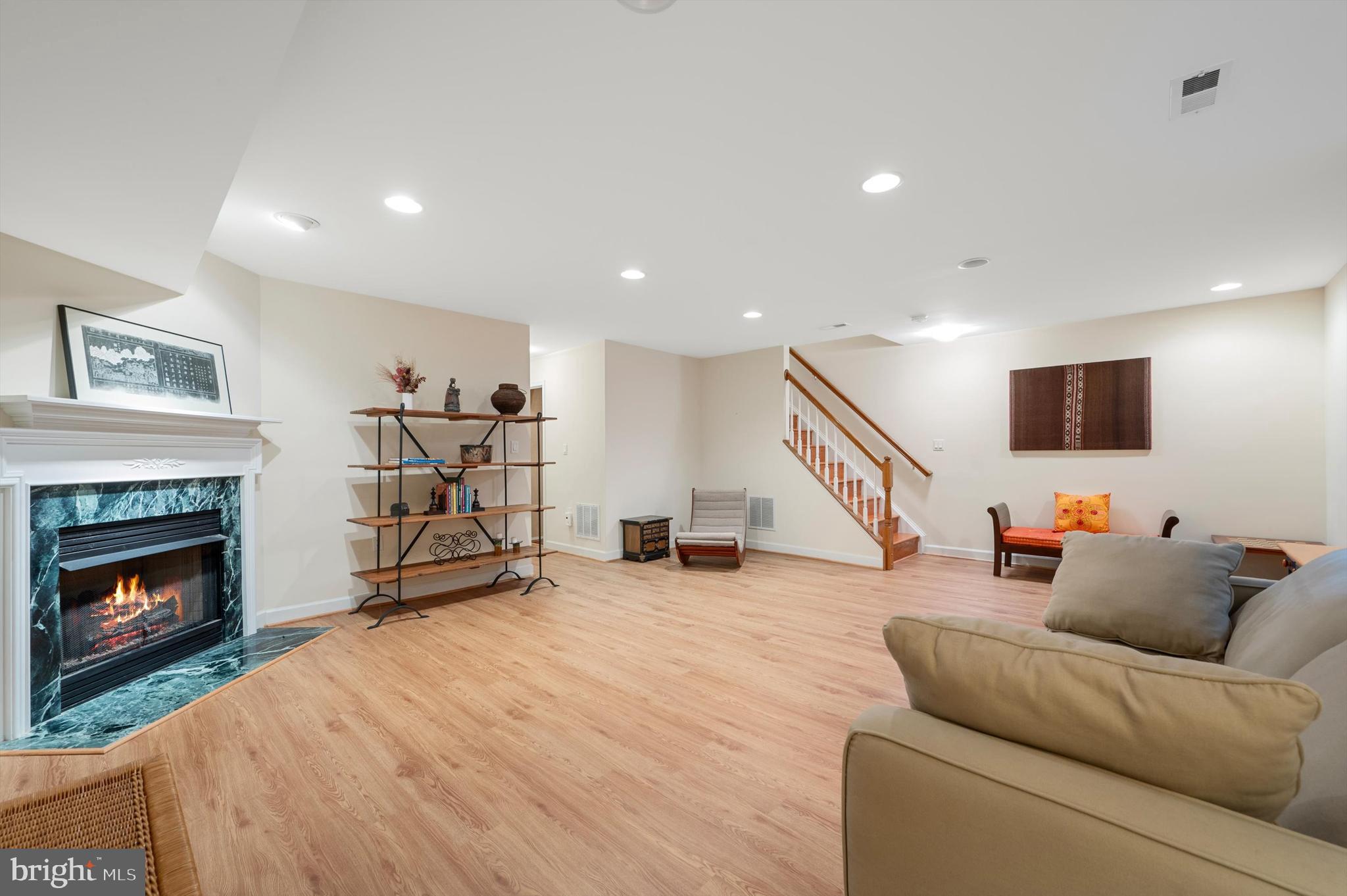 RILEY - Residential