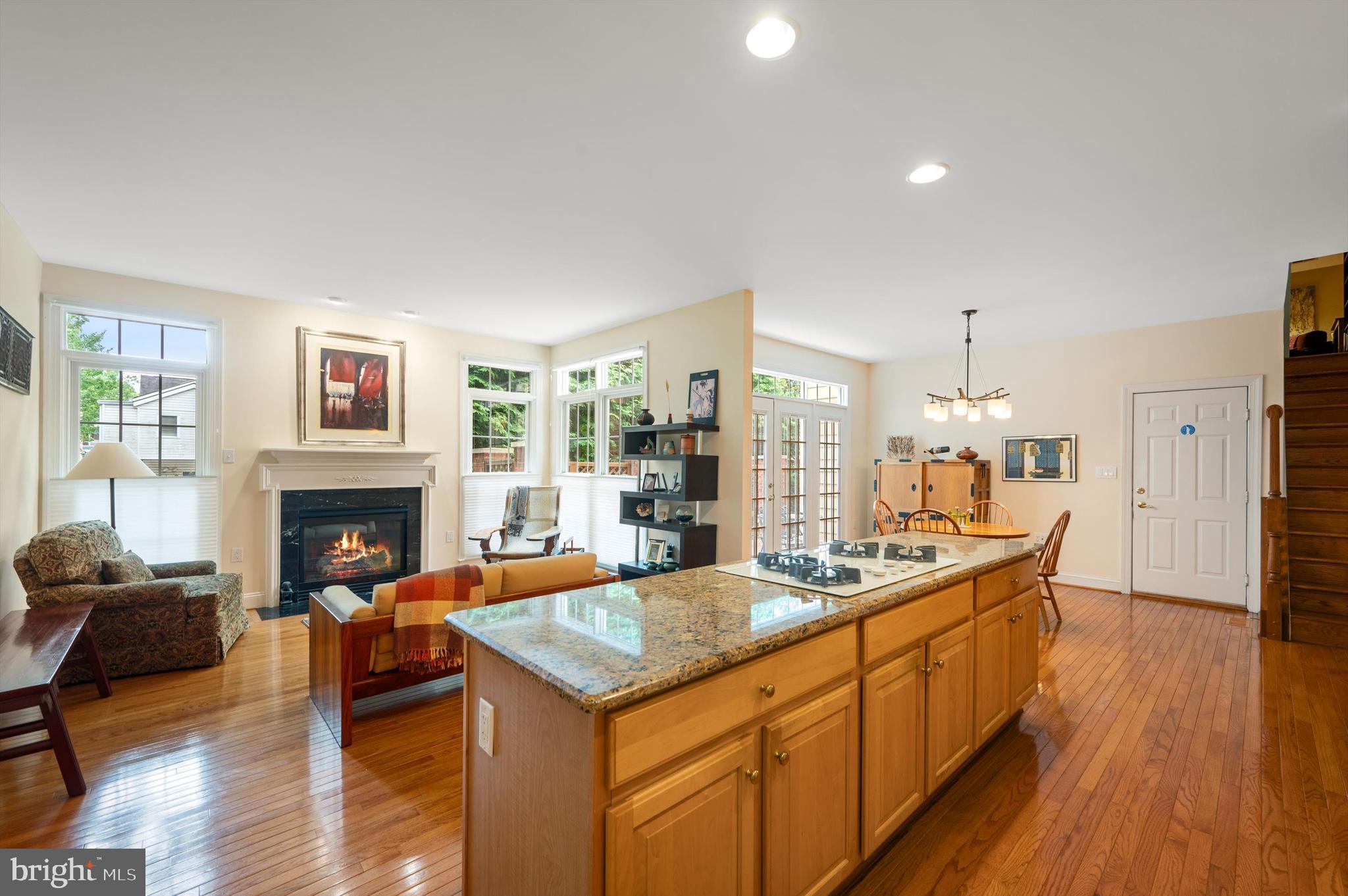 RILEY - Residential