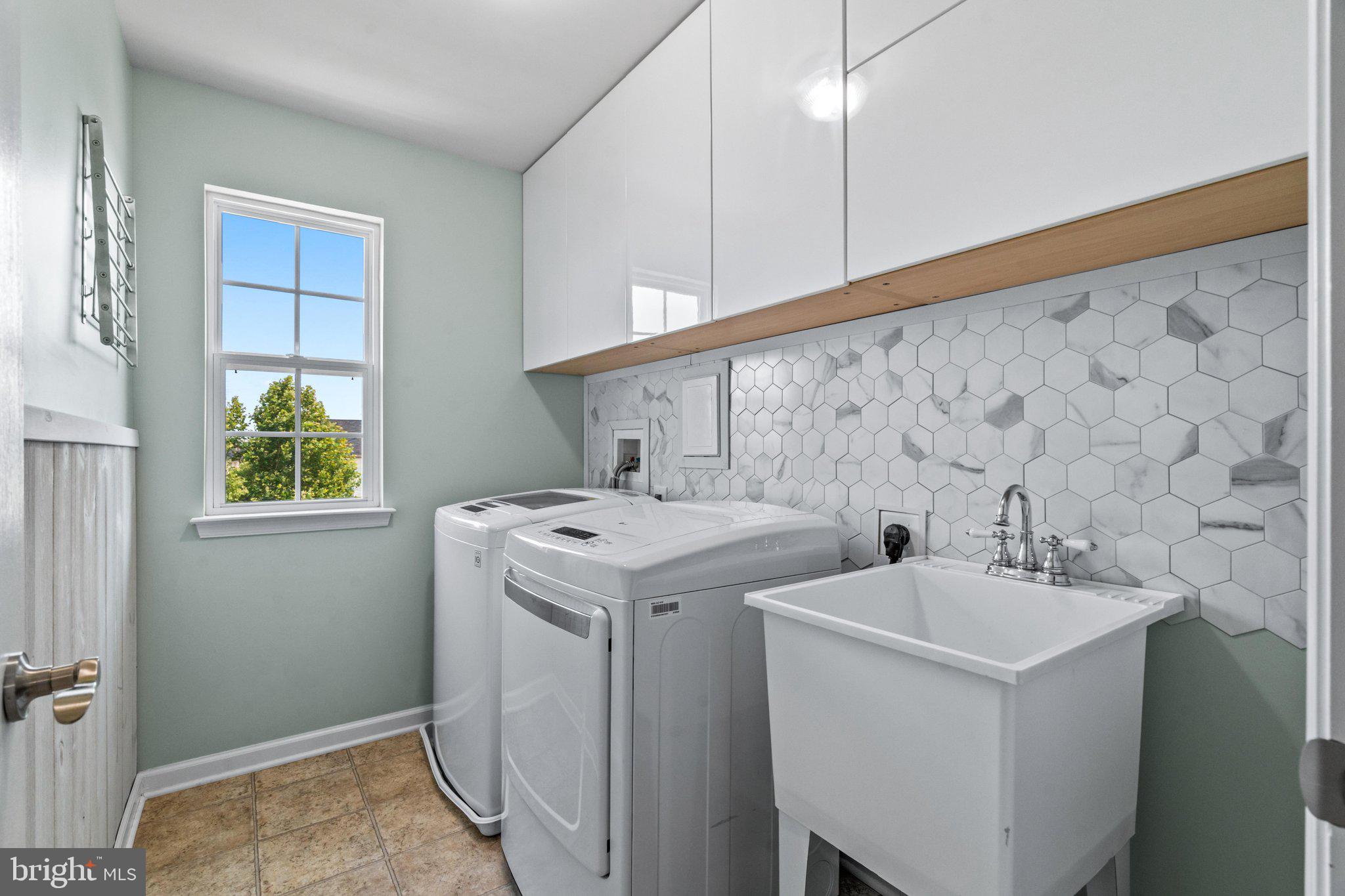 CLOVER RIDGE - Residential