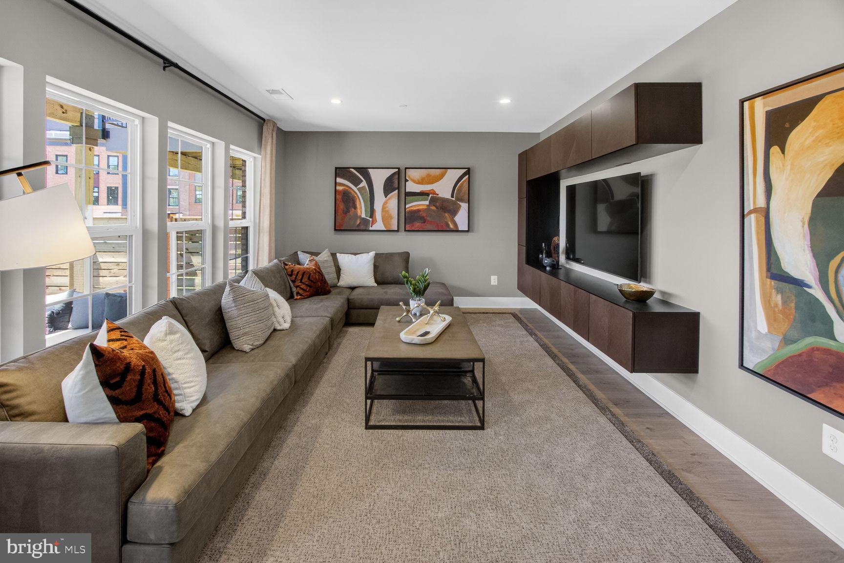 STRATHMORE VIEW - Residential