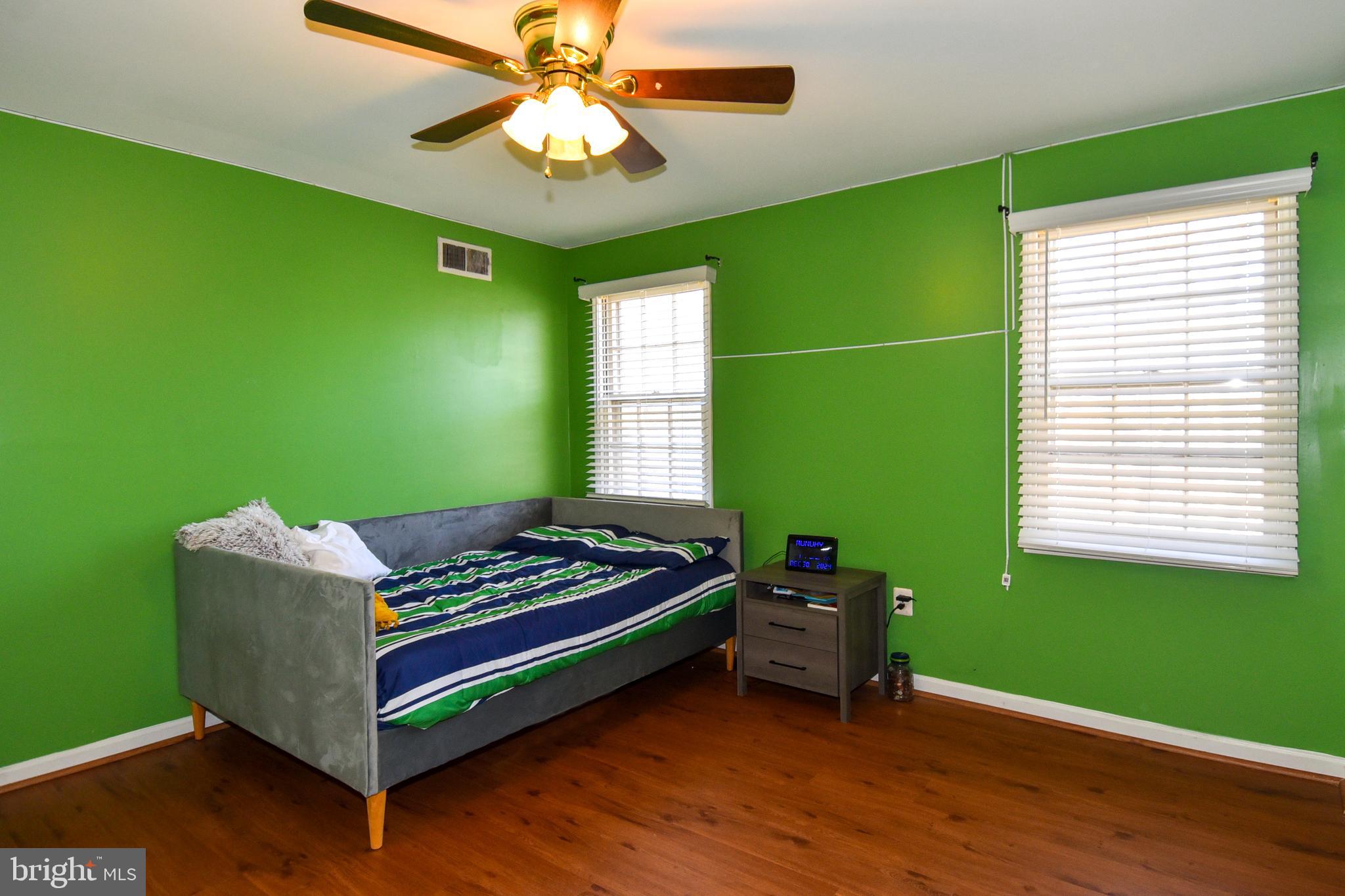 POTOMAC OAKS - Residential