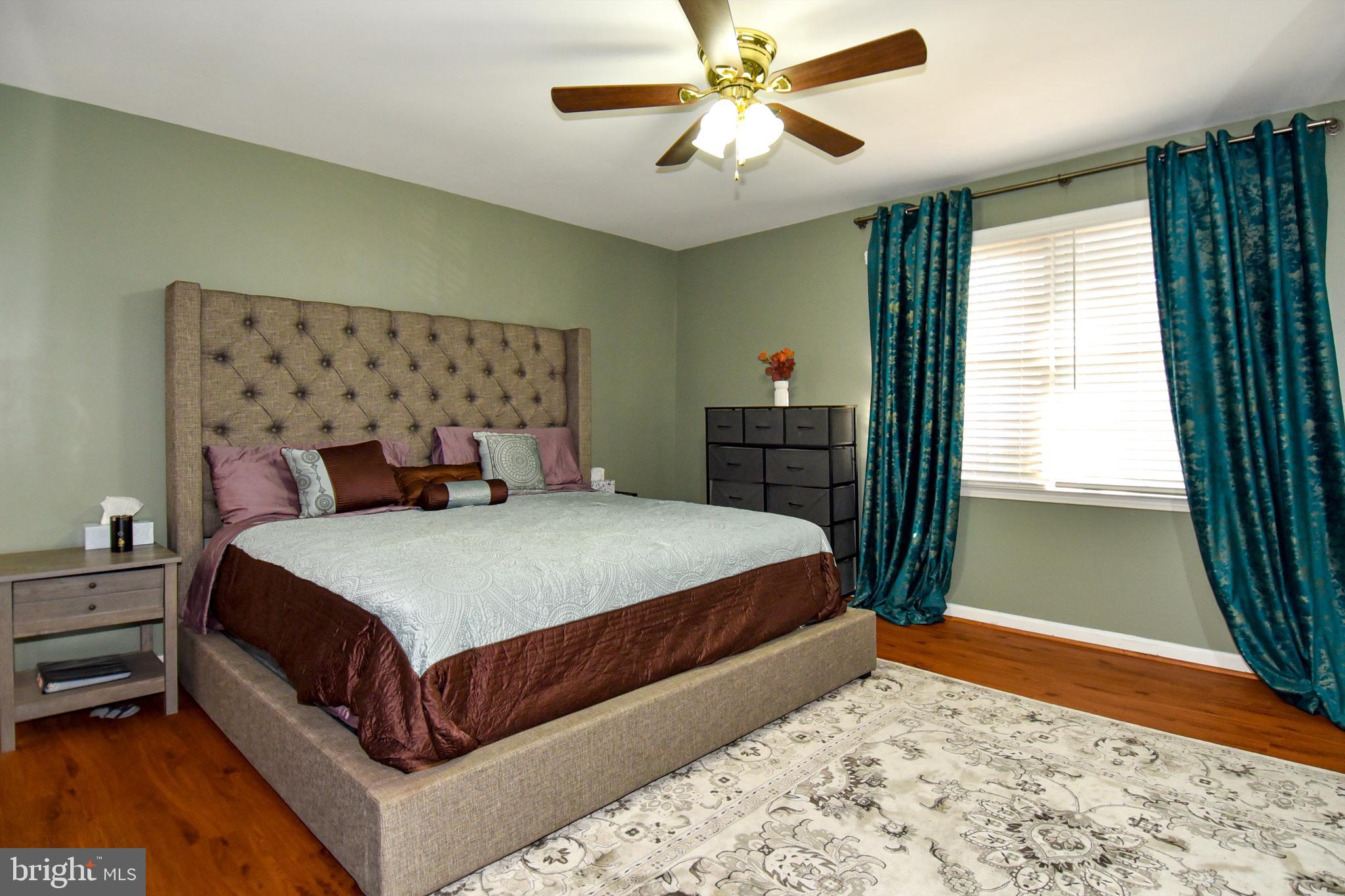 POTOMAC OAKS - Residential