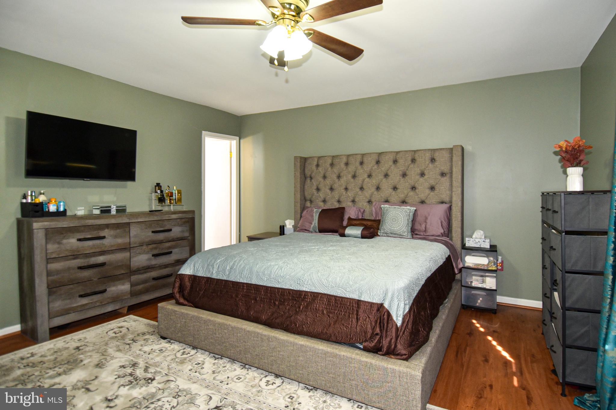 POTOMAC OAKS - Residential
