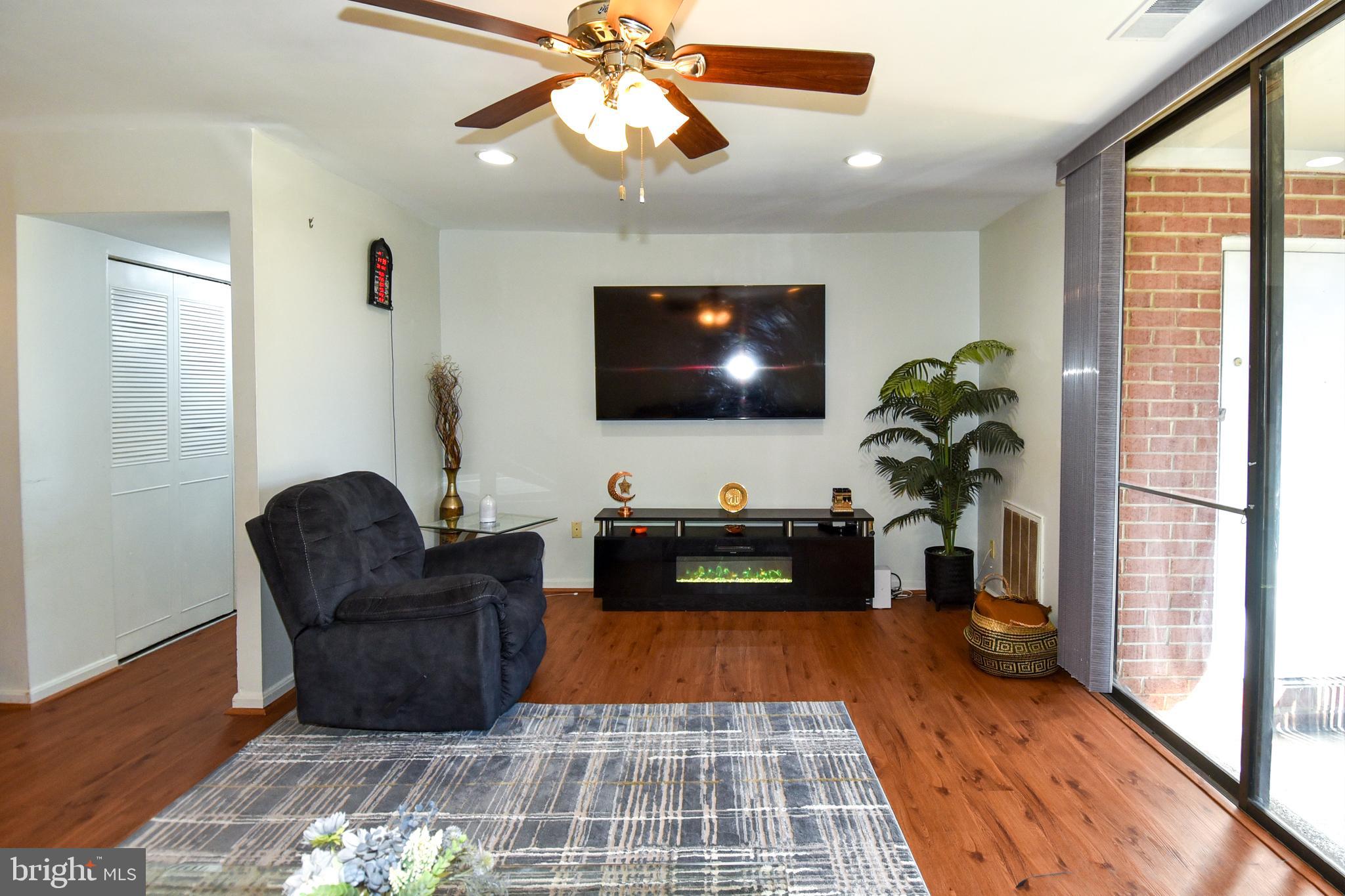 POTOMAC OAKS - Residential