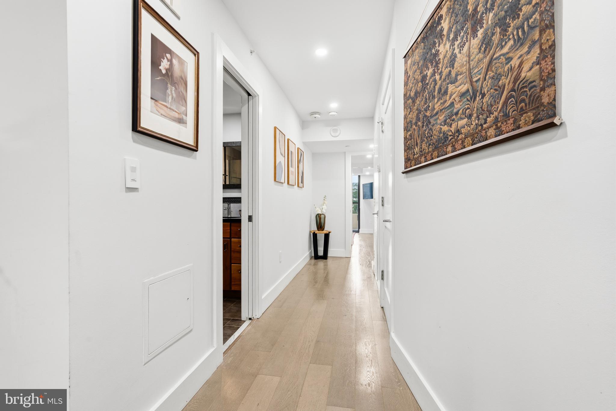 CRYSTAL CITY - Residential