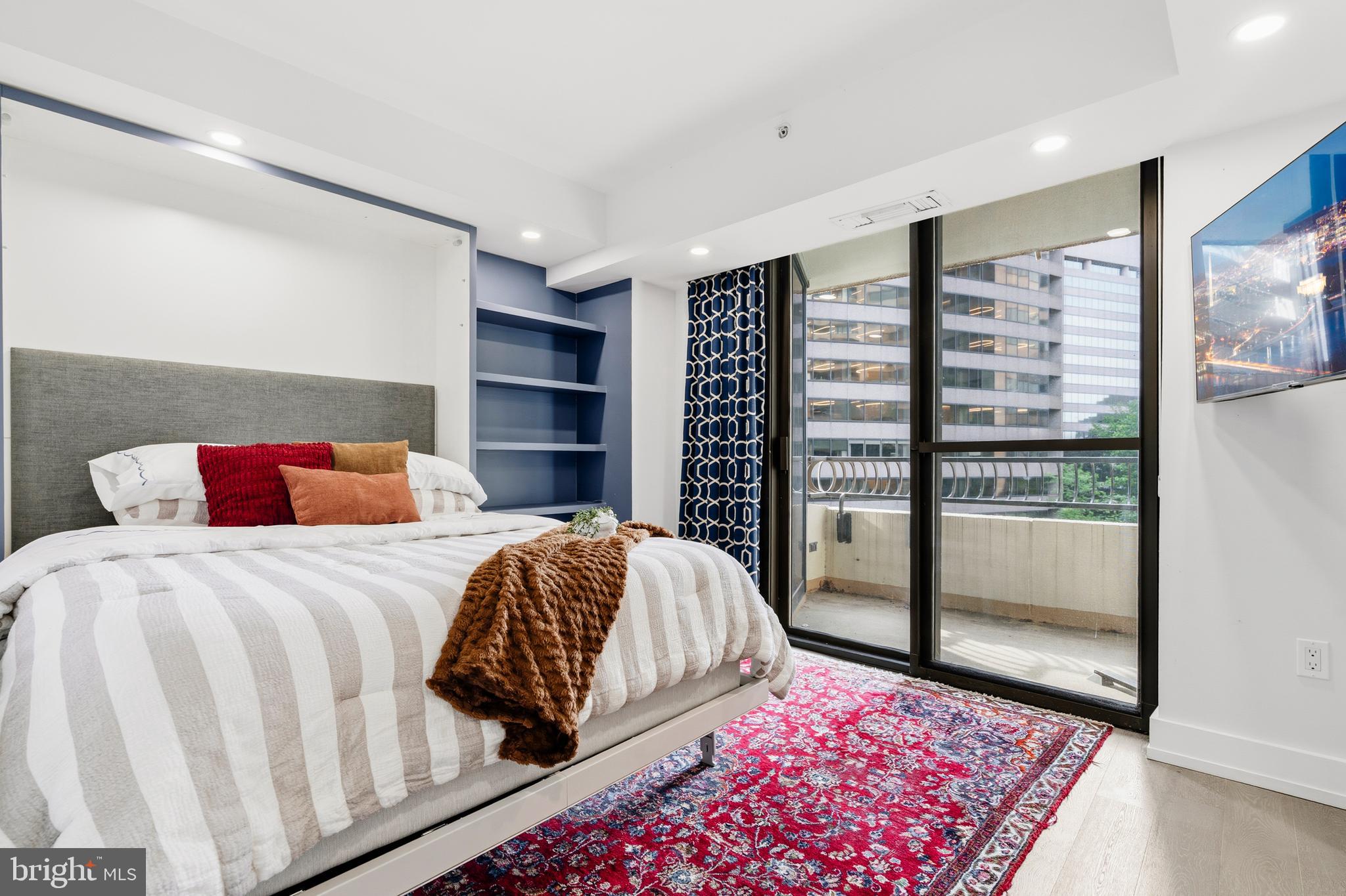 CRYSTAL CITY - Residential