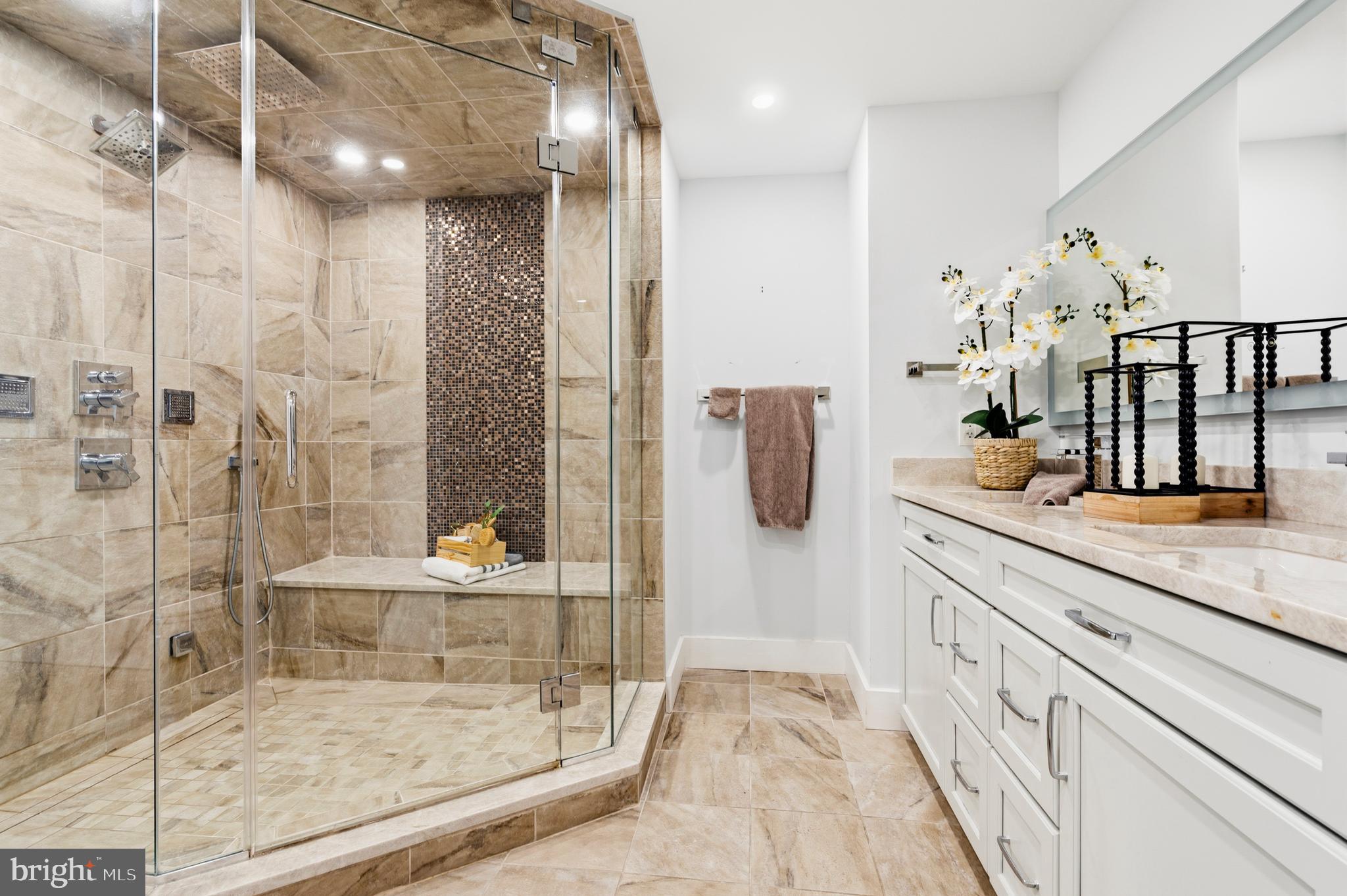 CRYSTAL CITY - Residential