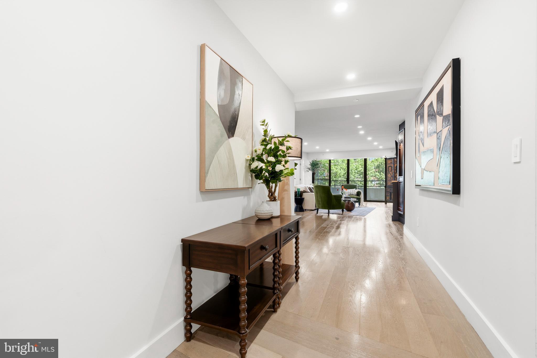 CRYSTAL CITY - Residential